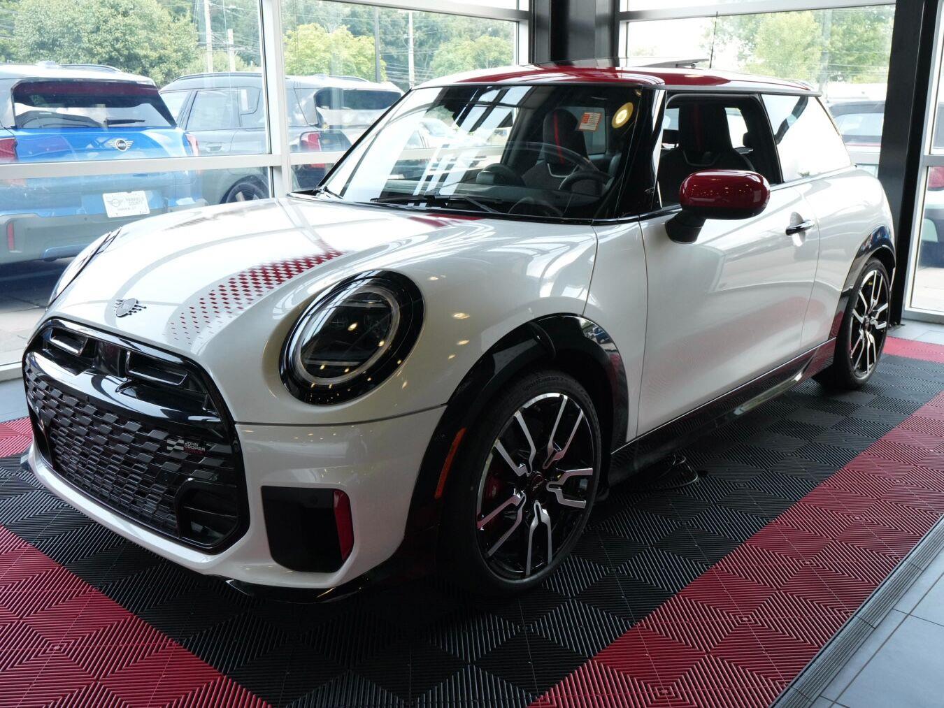 Nanuq White Metallic 2026 MINI Cooper Hatchback Front-Wheel Drive Automatic