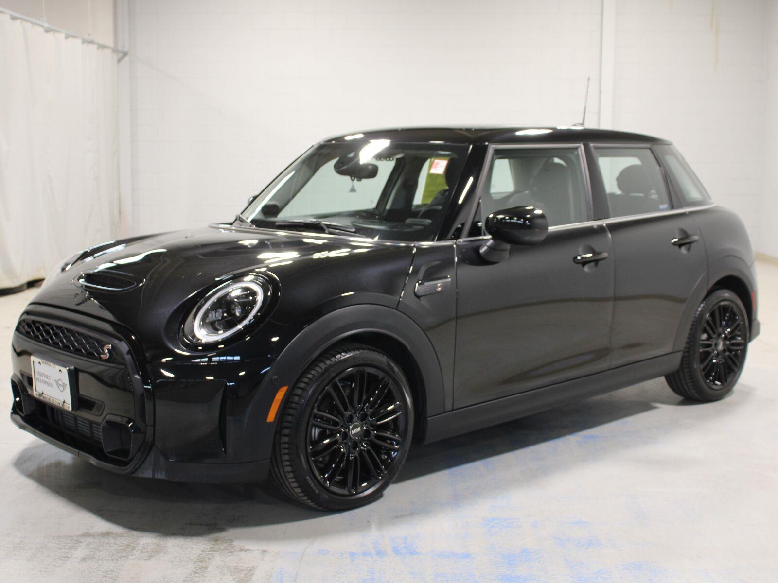Midnight Black II 2024 MINI Cooper Hatchback Front-Wheel Drive 7-Speed Dual Clutch