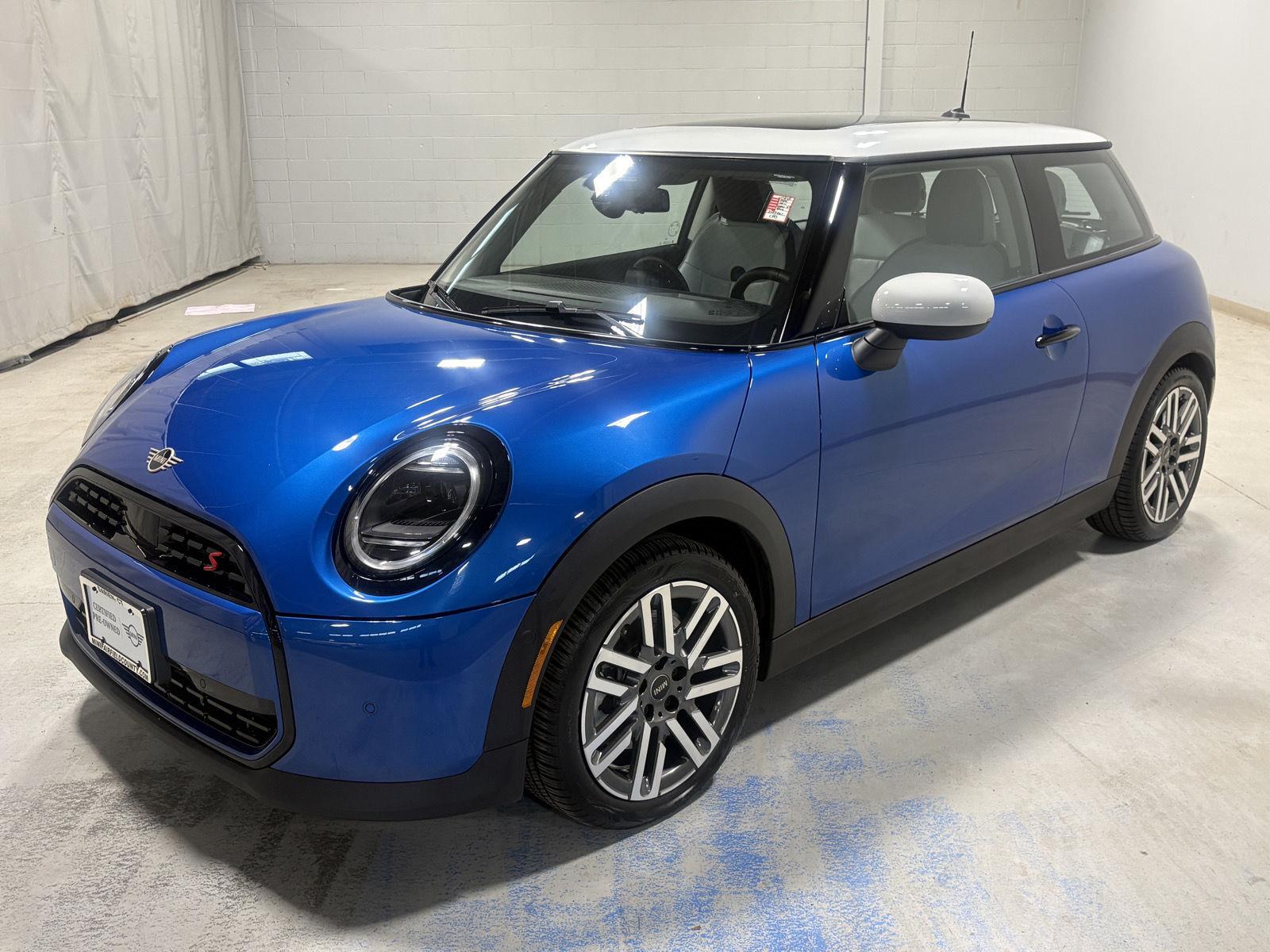 Icy Sunshine Blue Metallic 2026 MINI Cooper Hatchback Front-Wheel Drive 7-Speed Dual Clutch