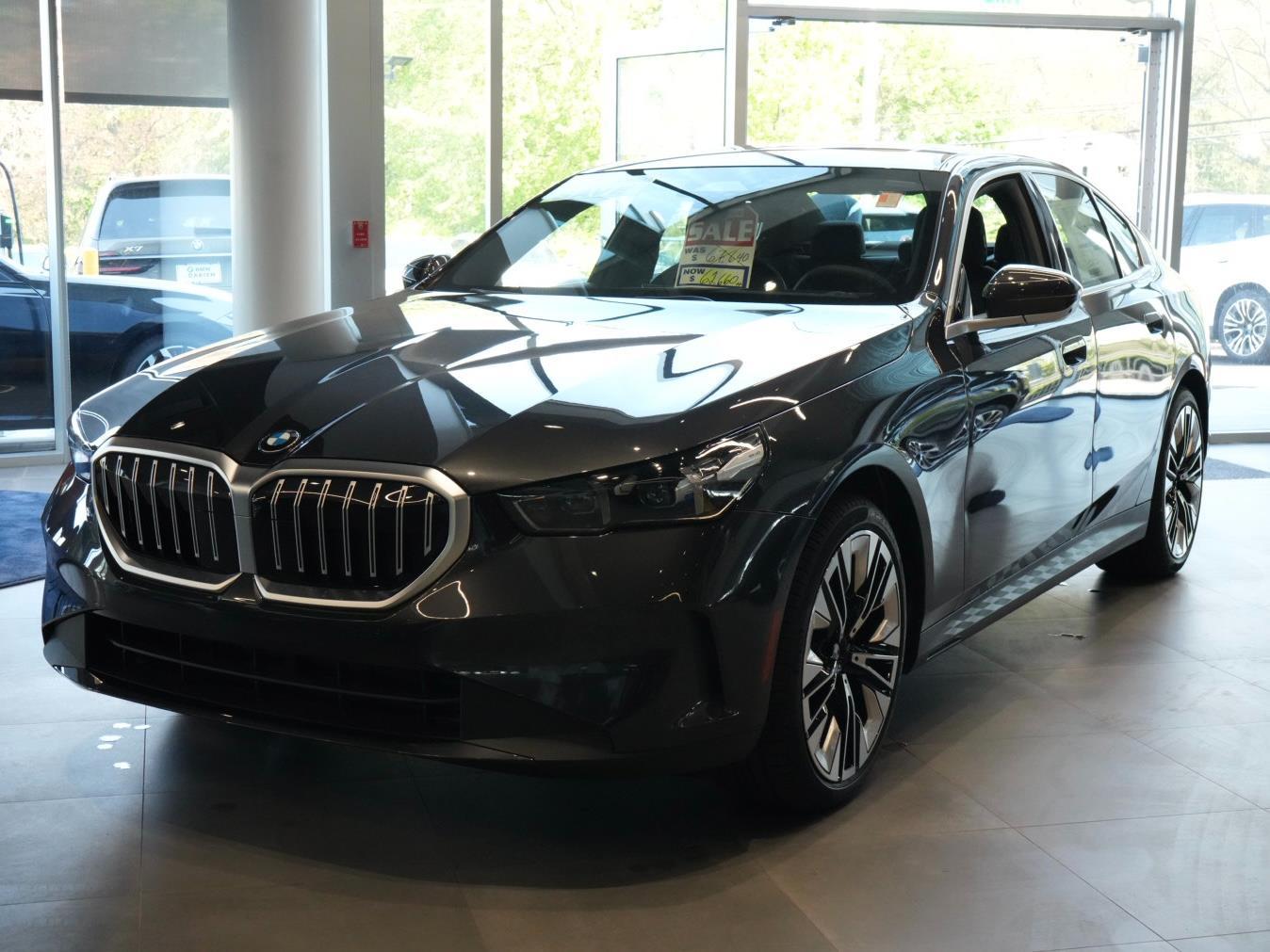 Gray (Dark Graphite Metallic) 2026 BMW 5 Series 530i xDrive Sedan All-Wheel Drive Automatic