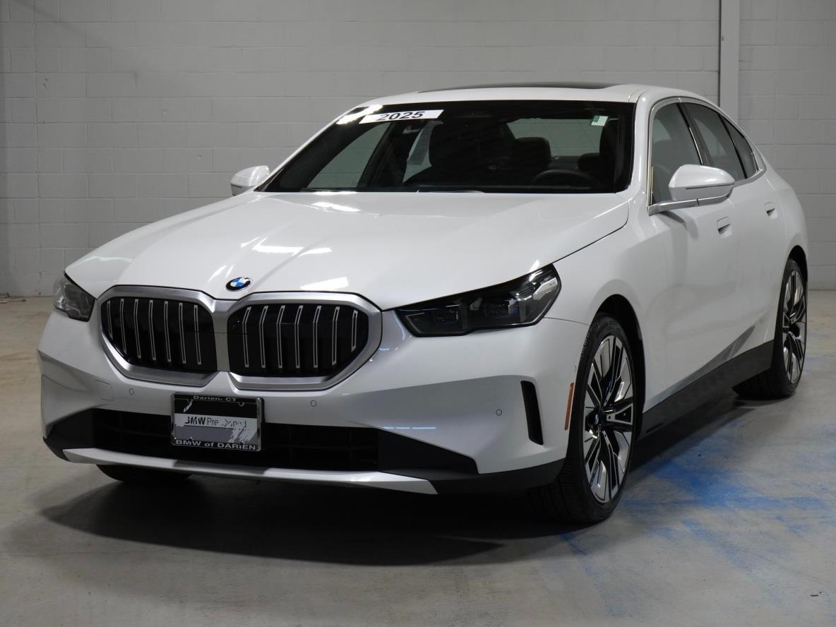 Mineral White Metallic 2025 BMW 5 Series Sedan All-Wheel Drive Automatic