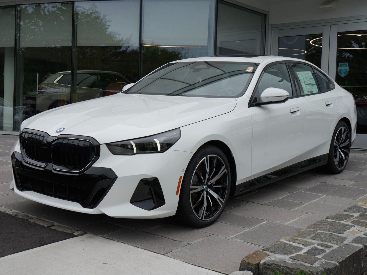 Alpine White 2026 BMW 5 Series Sedan All-Wheel Drive Automatic