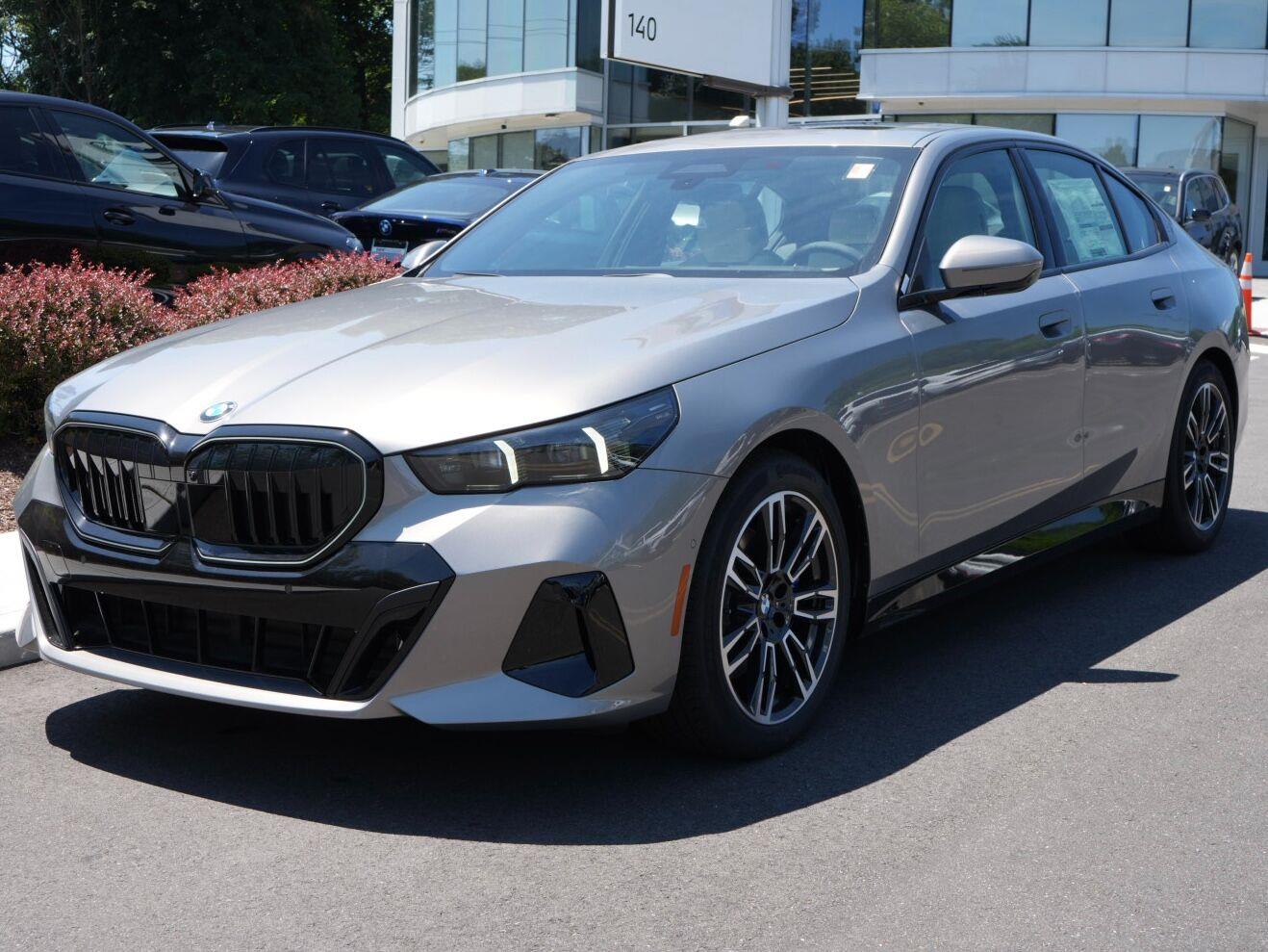Gray (Oxide Grey Metallic) 2027 BMW 5 Series Sedan All-Wheel Drive Automatic