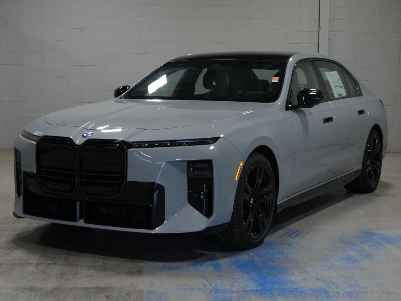 Gray (Brooklyn Grey Metallic) 2027 BMW 7 Series Sedan All-Wheel Drive Automatic