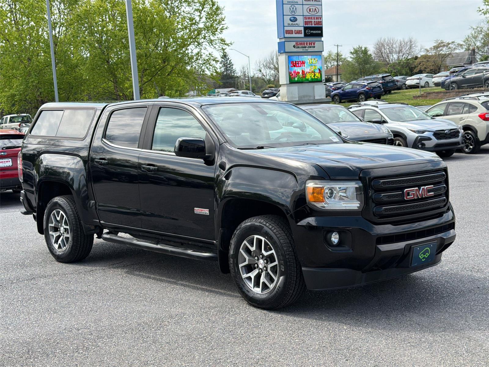 Onyx Black 2018 GMC Canyon All Terrain Crew Cab 4WD with Cloth Pickup Truck Four-Wheel Drive 8-Speed Automatic