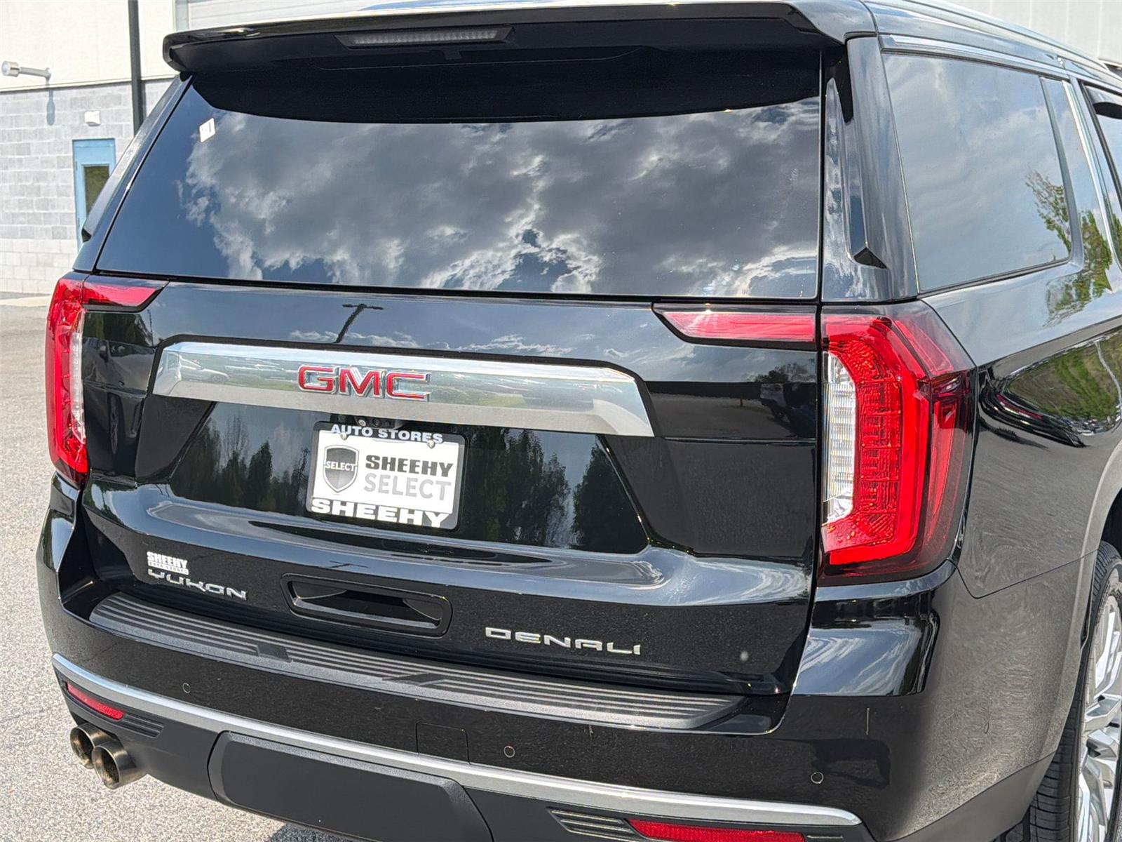 Used 2024 Onyx Black GMC Denali image 29