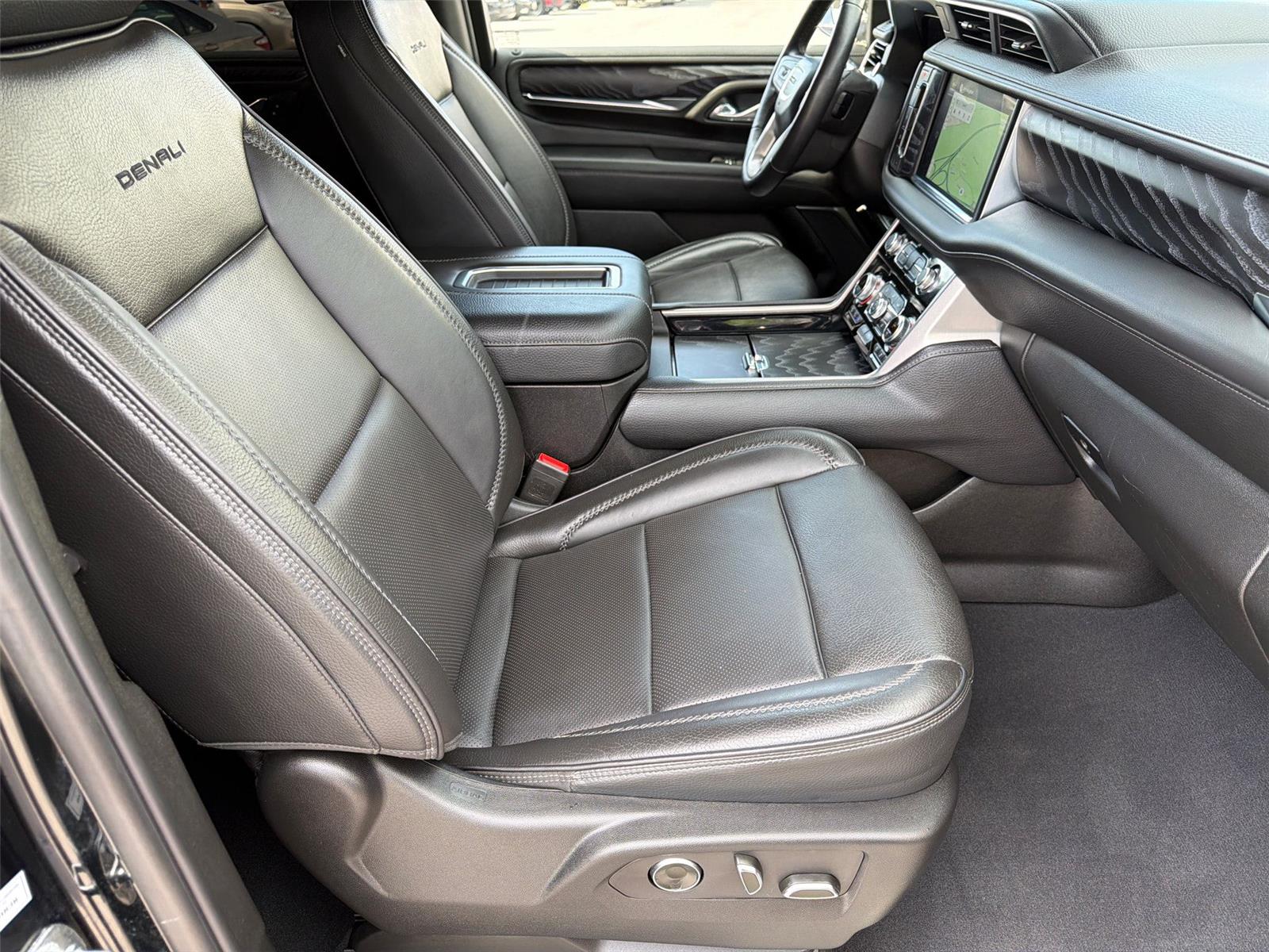 Used 2024 Onyx Black GMC Denali image 34