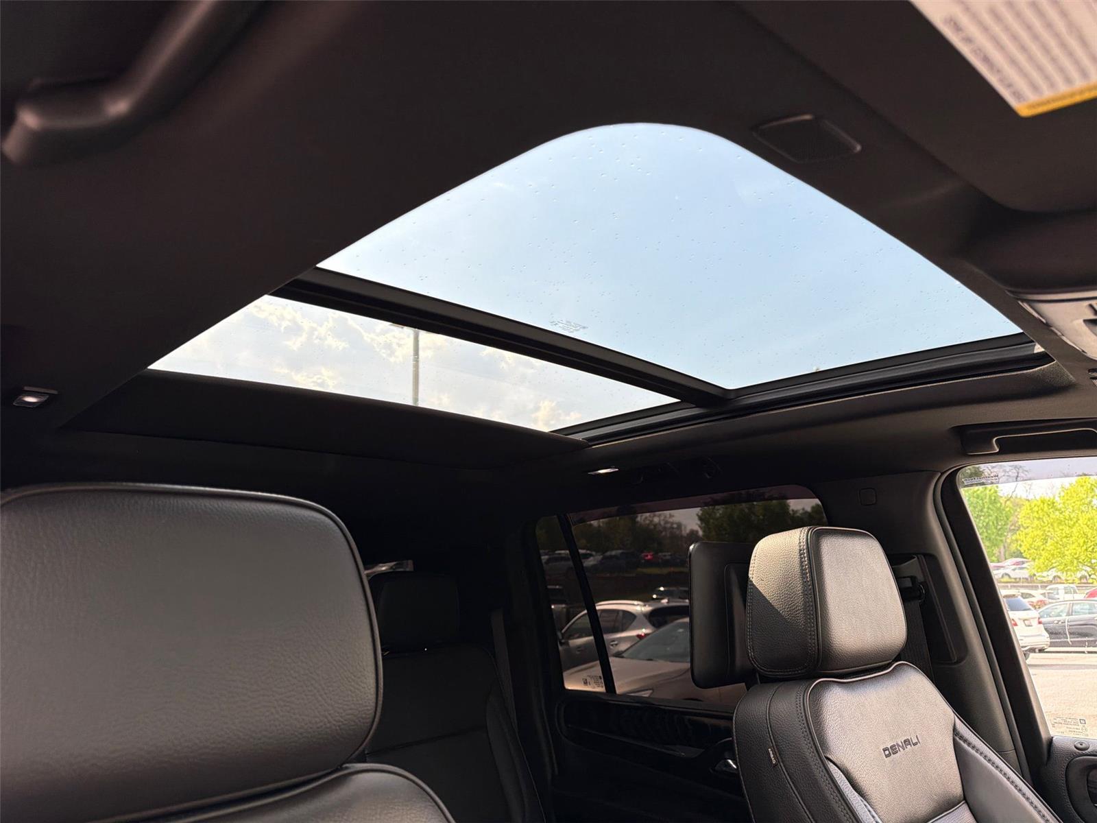 Used 2024 Onyx Black GMC Denali image 9