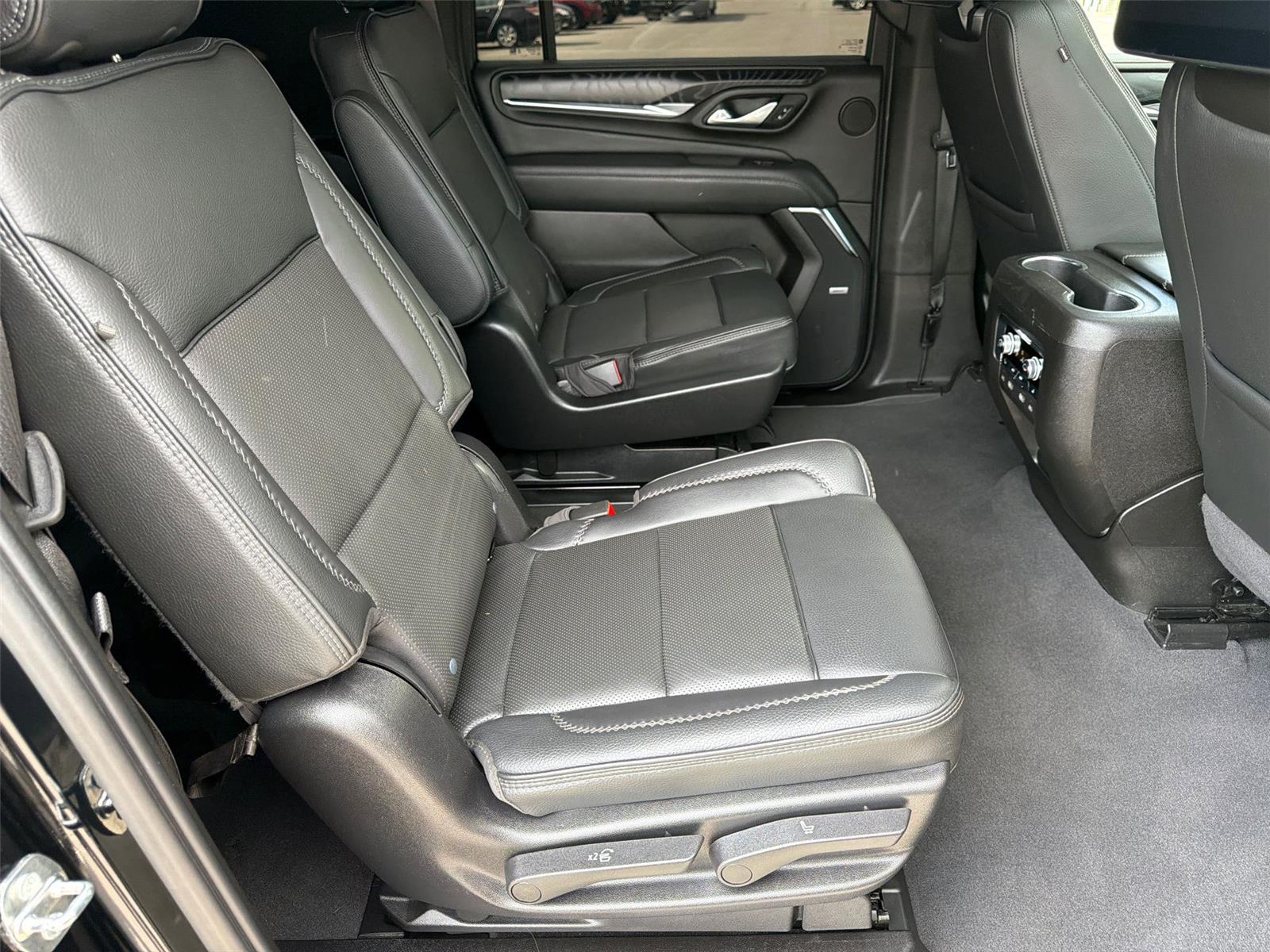 Used 2024 Onyx Black GMC Denali image 35