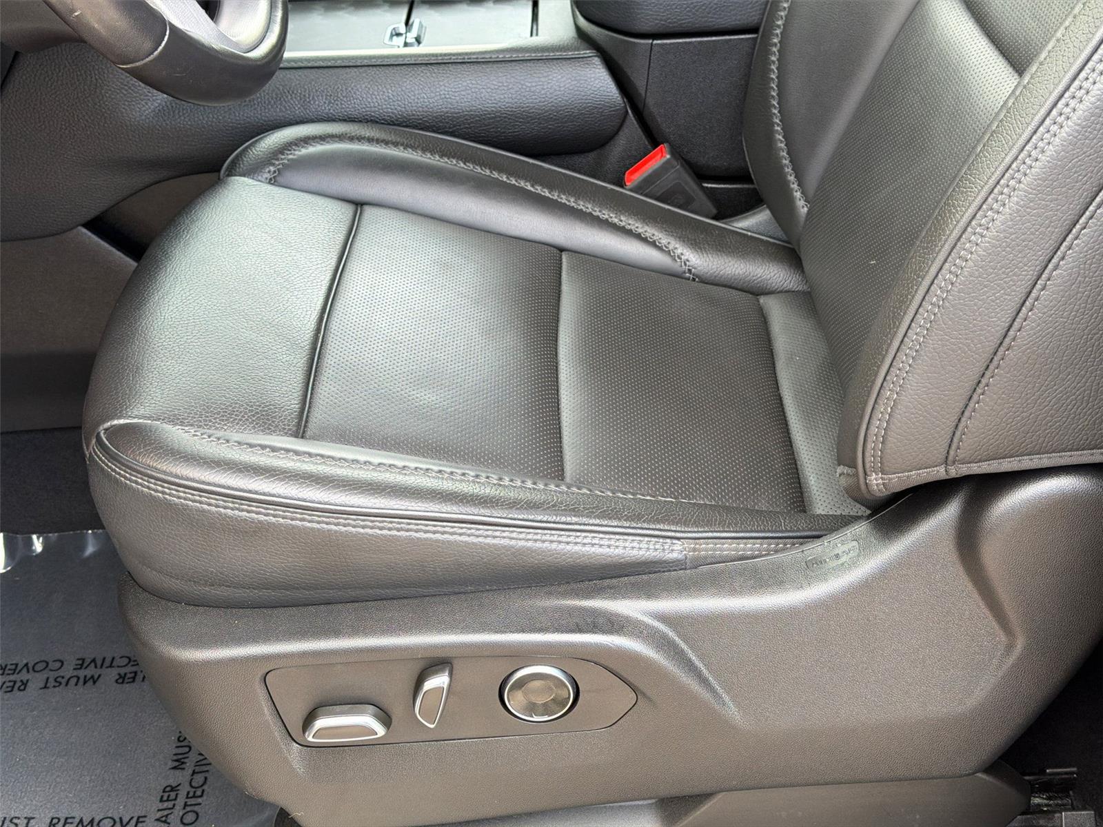 Used 2024 Onyx Black GMC Denali image 40