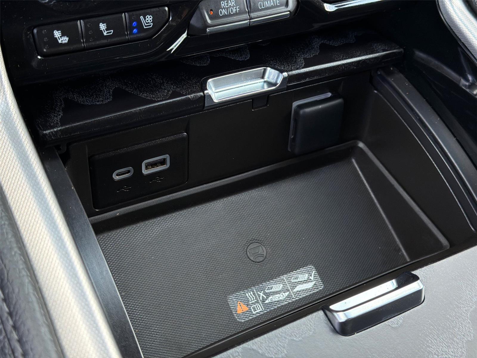Used 2024 Onyx Black GMC Denali image 19