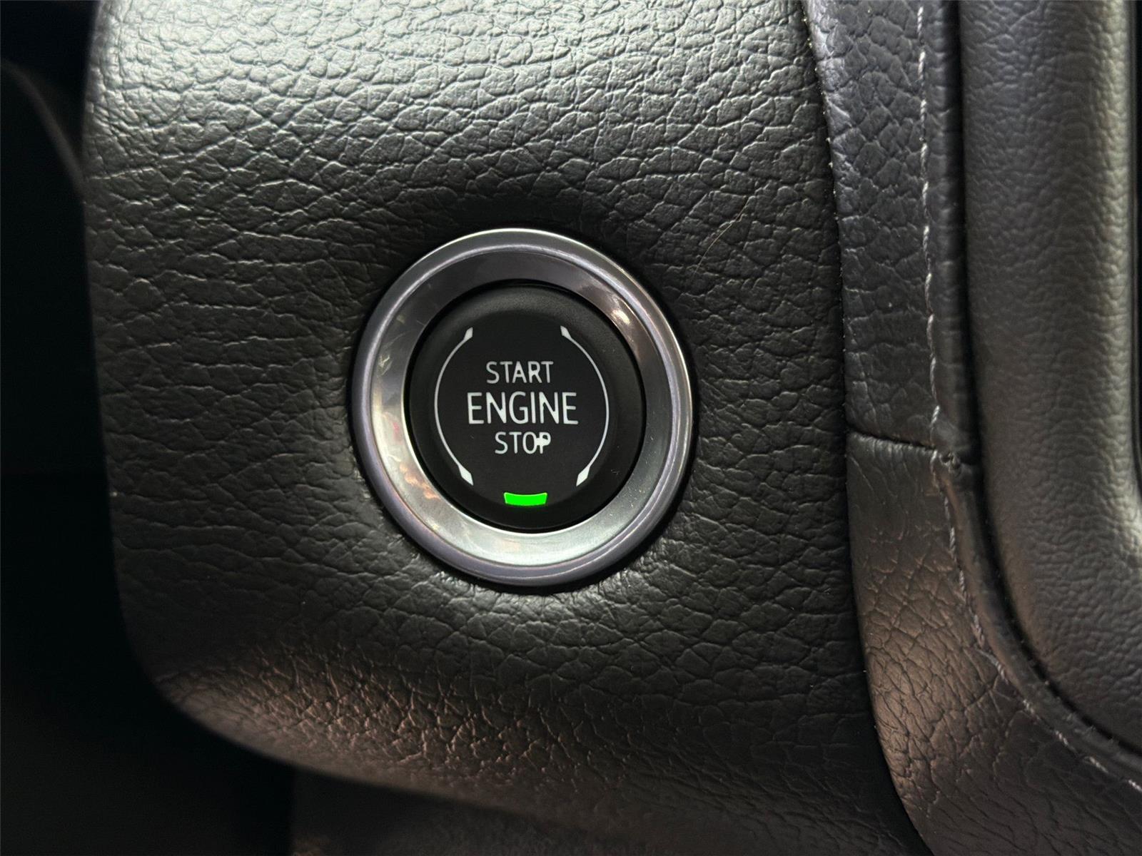 Used 2024 Onyx Black GMC Denali image 28