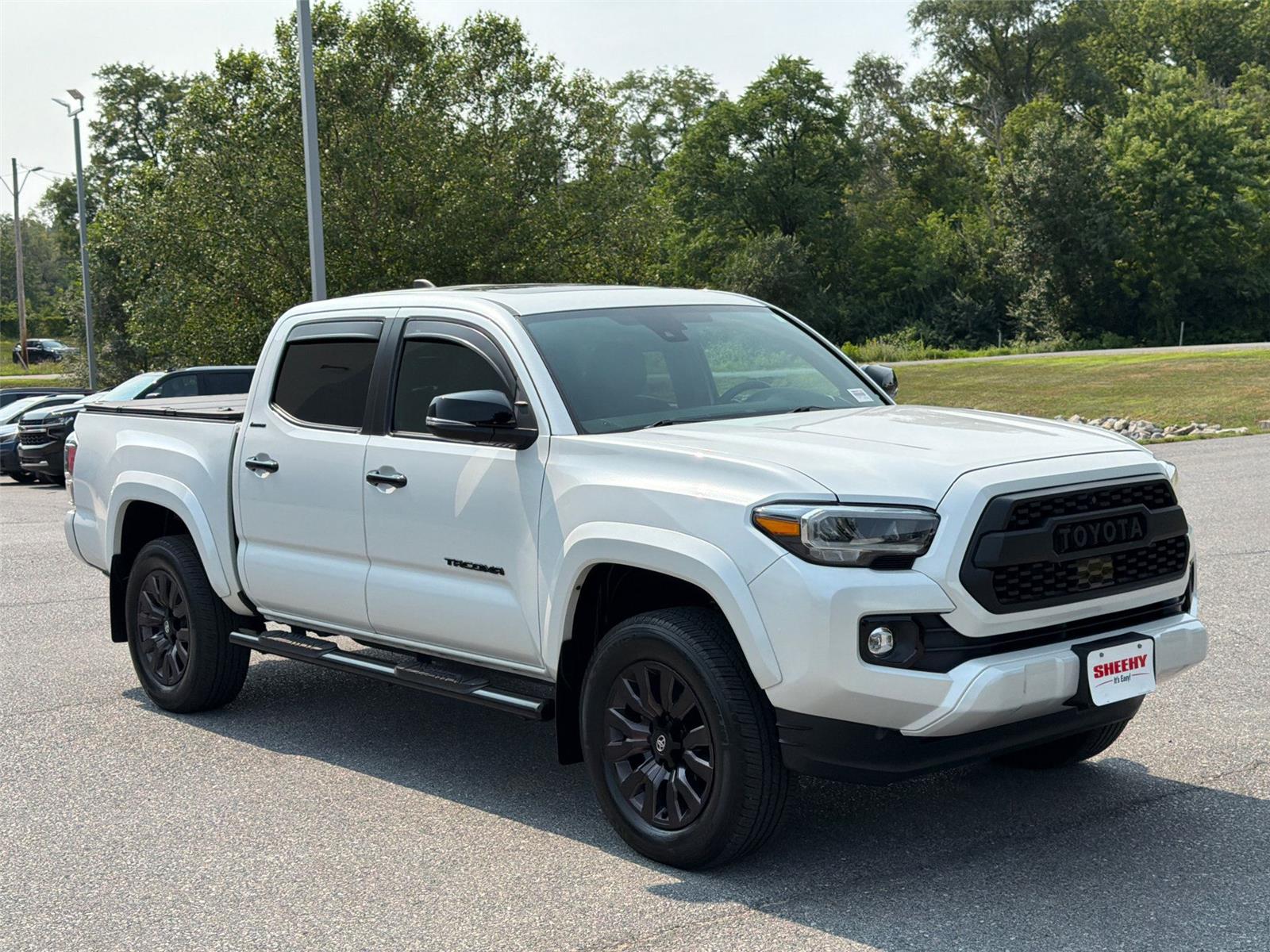 White (Wind Chill Pearl) 2023 Toyota Tacoma Pickup Truck Four-Wheel Drive 6-Speed Automatic