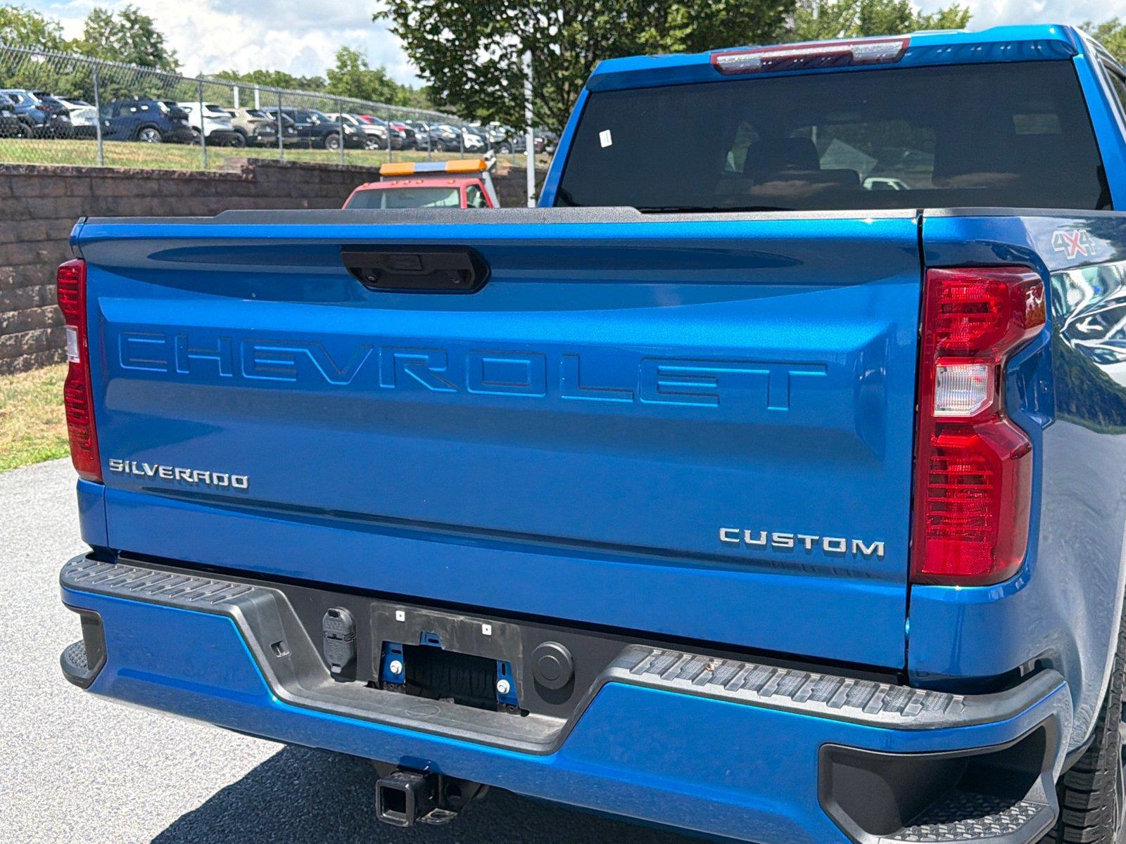 Used 2022 Glacier Blue Metallic Chevrolet Custom image 25