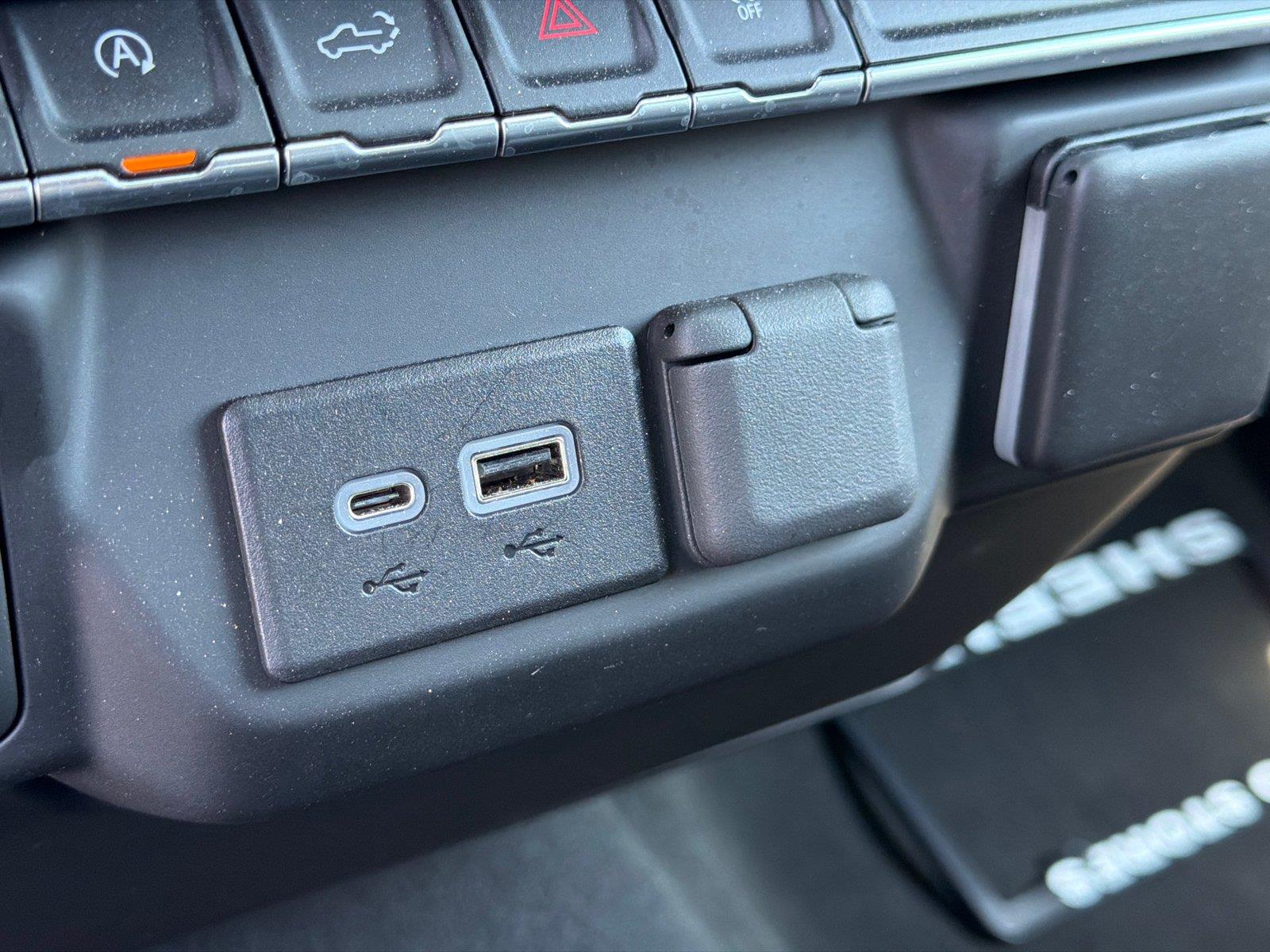 Used 2022 Glacier Blue Metallic Chevrolet Custom image 19