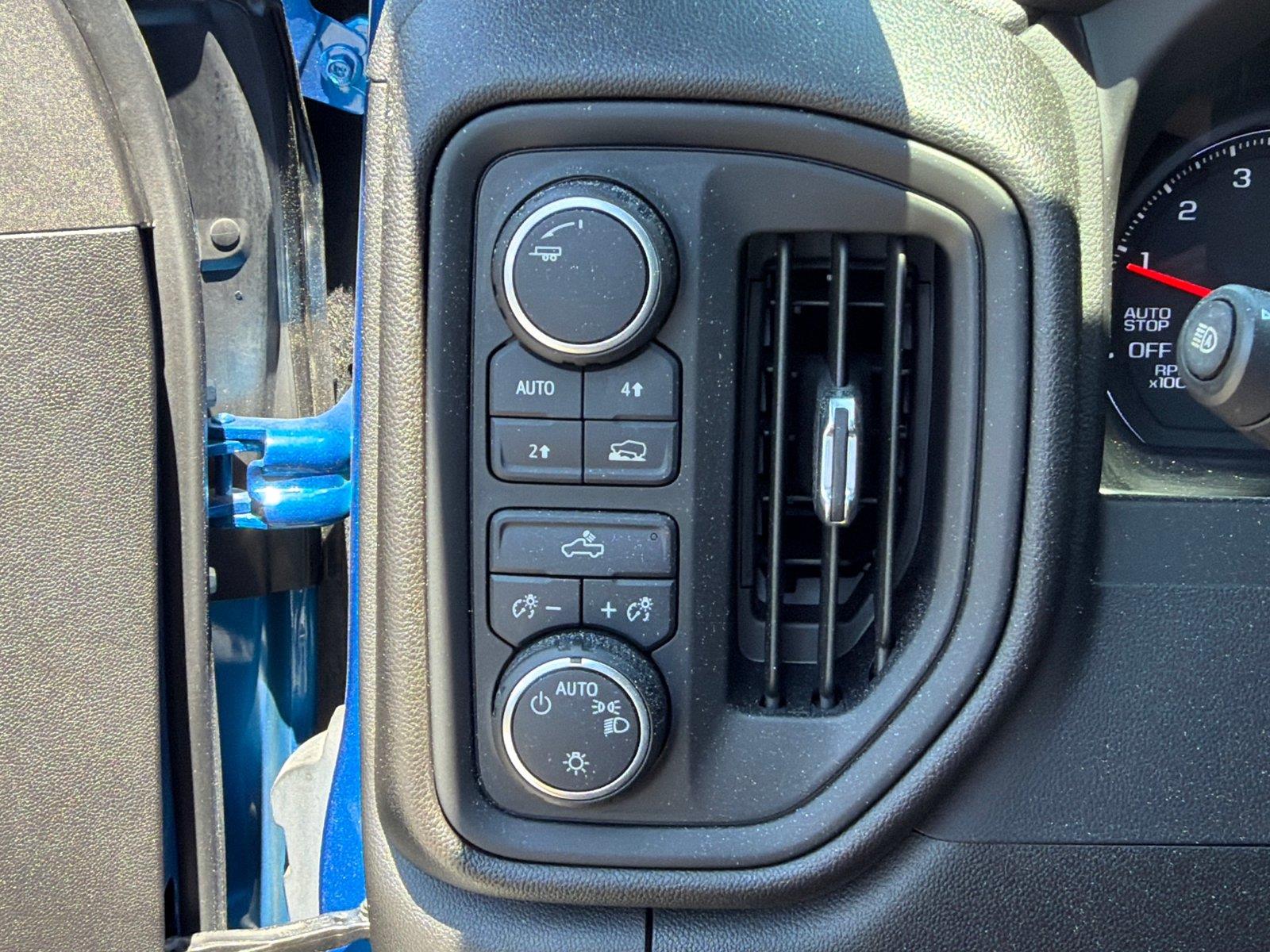 Used 2022 Glacier Blue Metallic Chevrolet Custom image 21