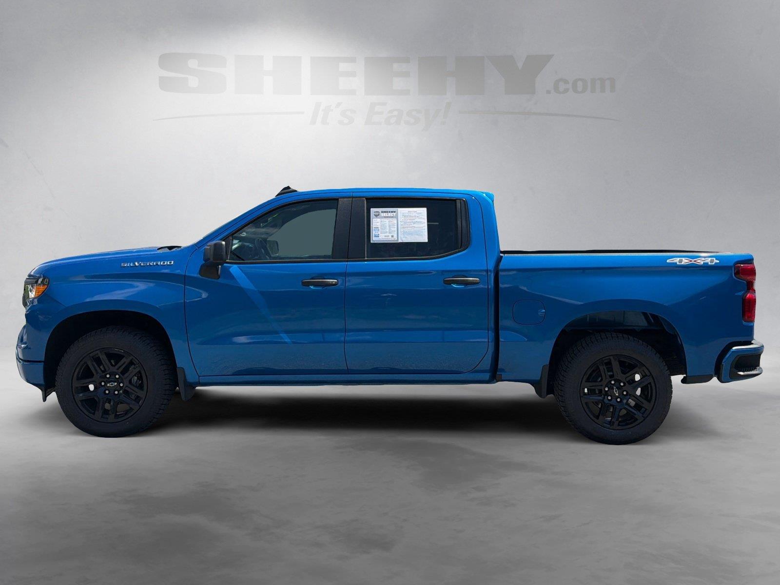 Used 2022 Glacier Blue Metallic Chevrolet Custom image 13