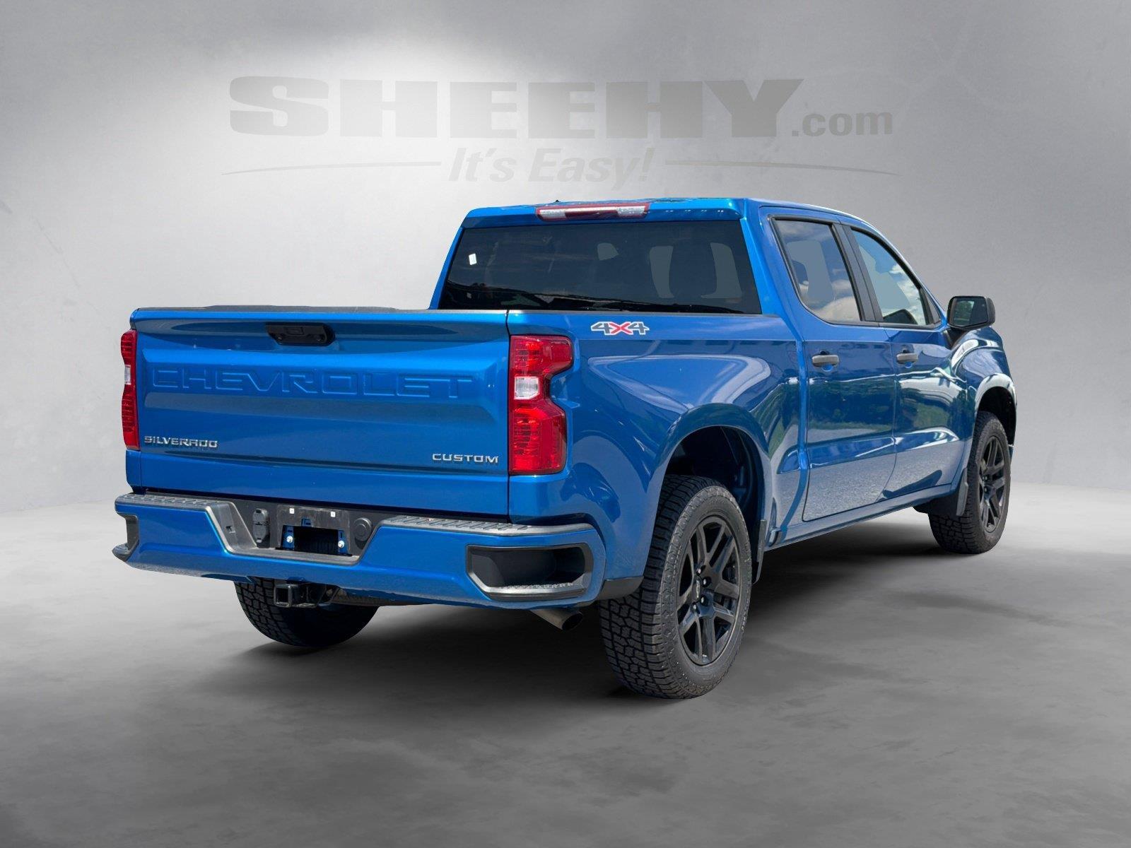 Used 2022 Glacier Blue Metallic Chevrolet Custom image 11