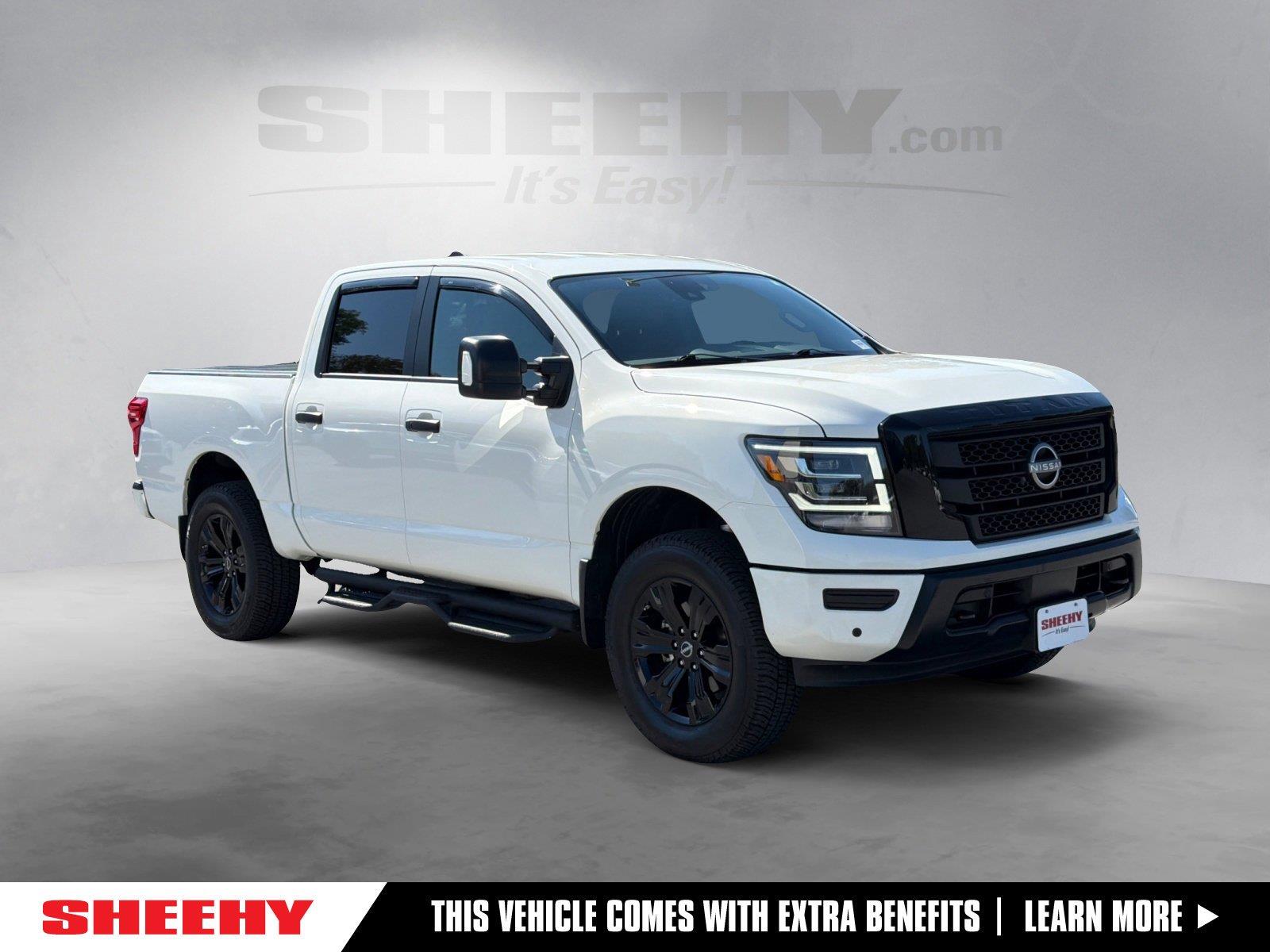 2023 Nissan Titan SV Crew Cab 4WD