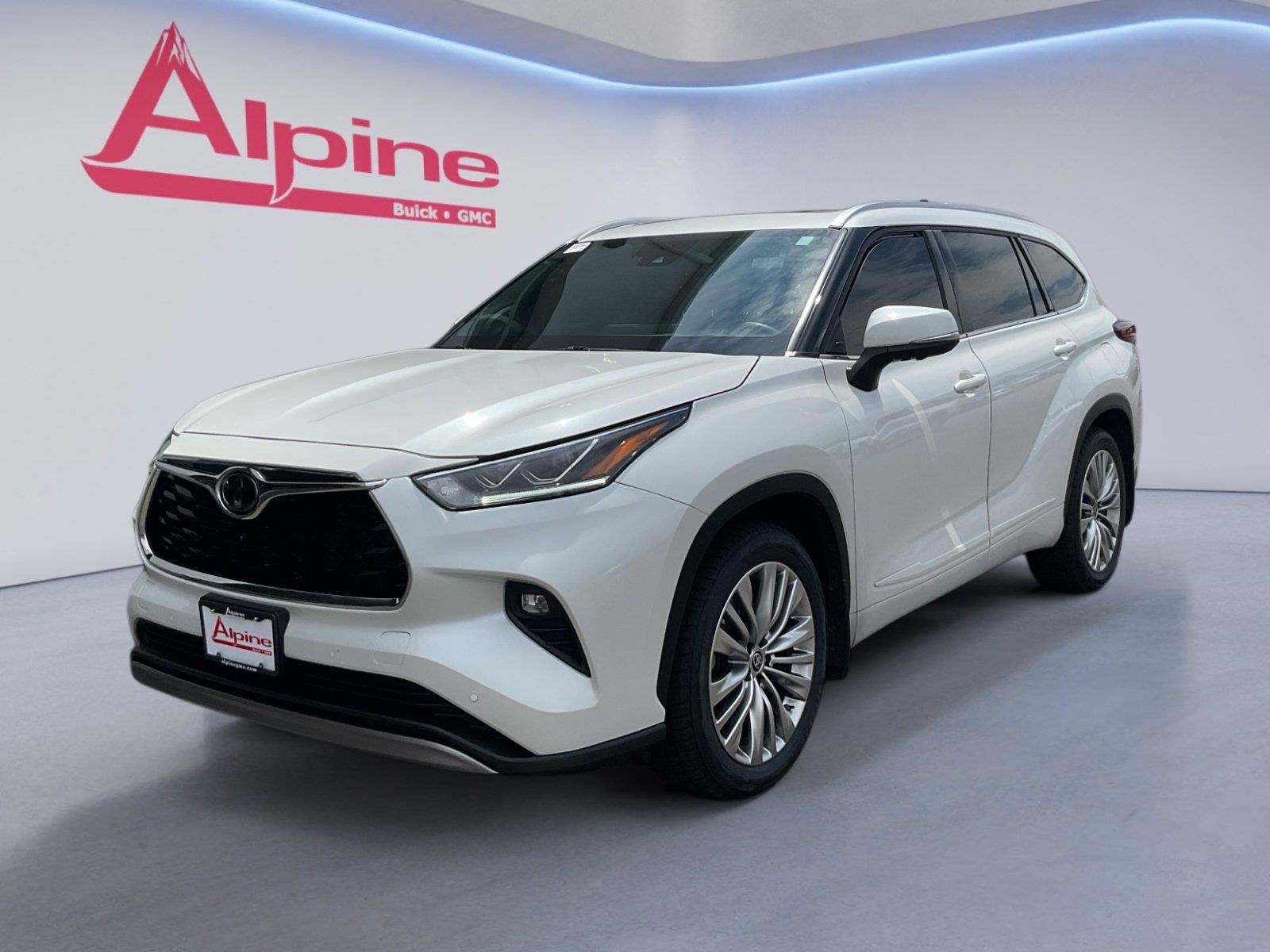 White (Wind Chill Pearl) 2025 Toyota Highlander SUV / Crossover All-Wheel Drive 8-Speed Automatic