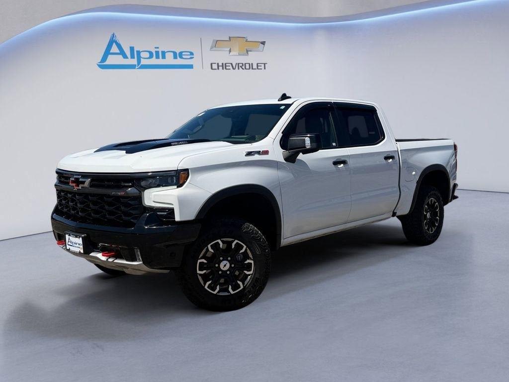 Summit White 2024 Chevrolet Silverado 1500 Pickup Truck Four-Wheel Drive Automatic