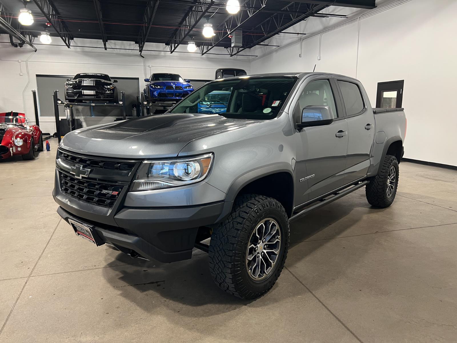 View vehicle photo 7