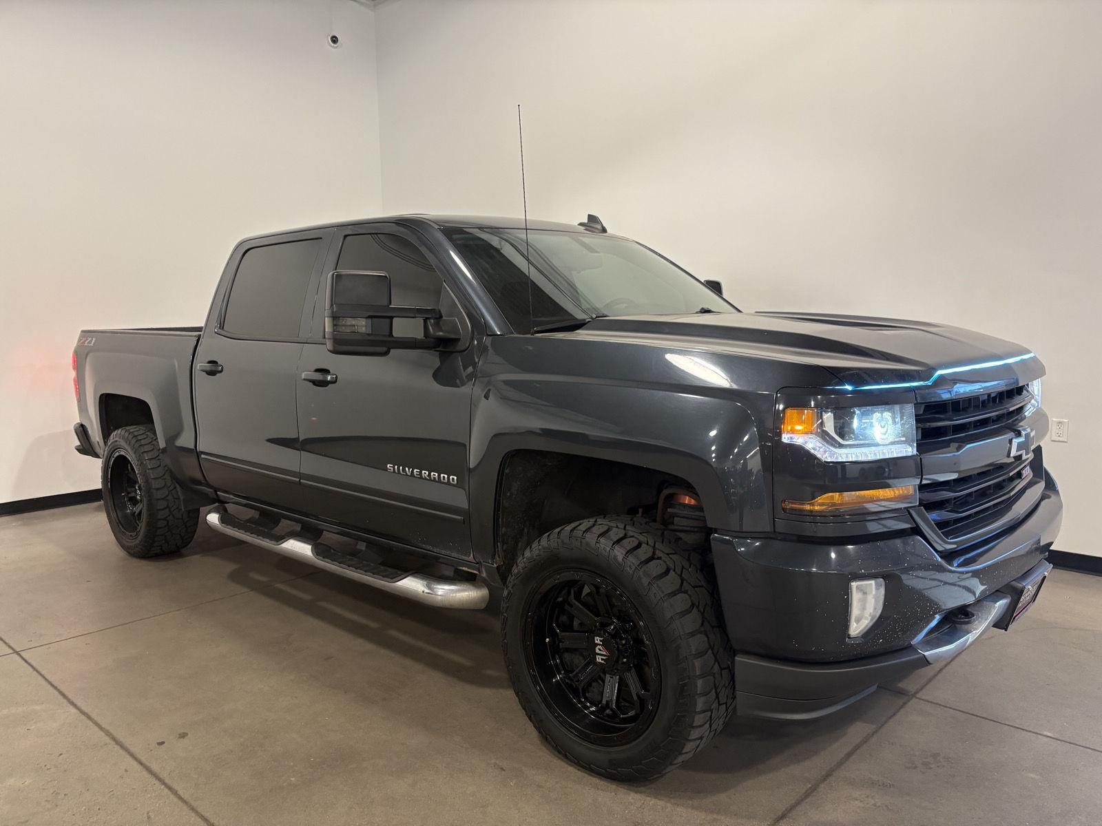 Gray (Graphite Metallic) 2018 Chevrolet Silverado 1500 Pickup Truck Four-Wheel Drive 6-Speed Automatic