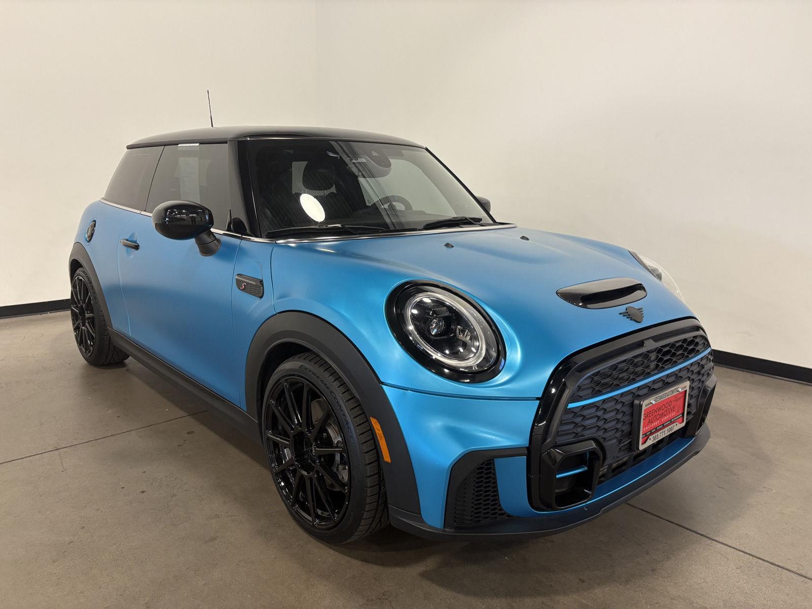 Melting Silver III Metallic 2024 MINI Cooper Hatchback Front-Wheel Drive 7-Speed Dual Clutch