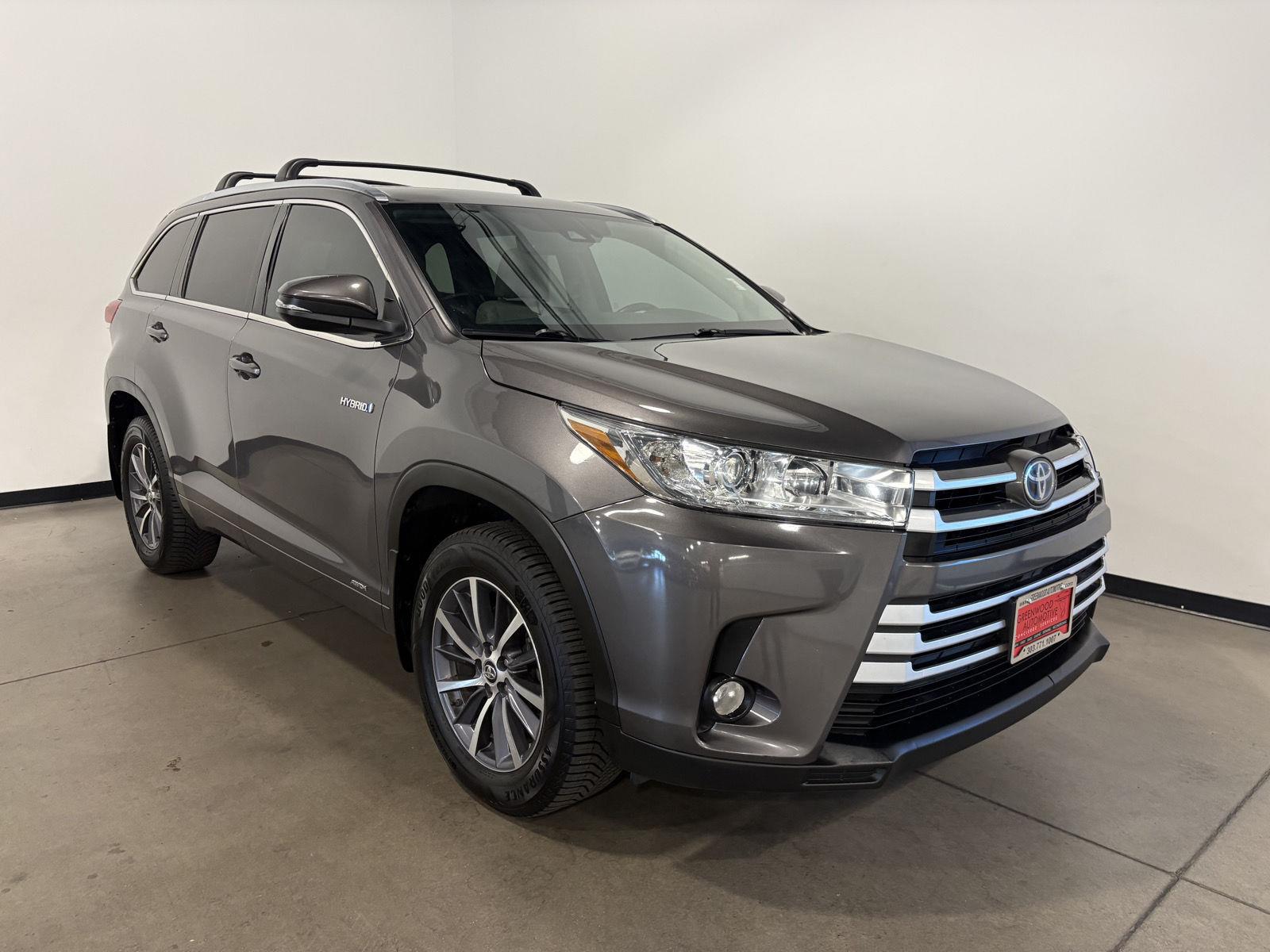  2017 Toyota Highlander Hybrid XLE   