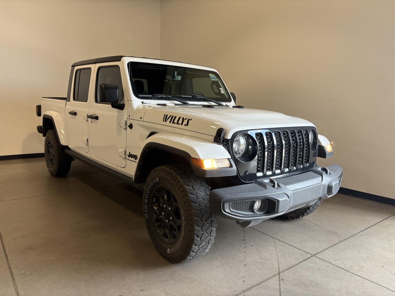  2023 Jeep Gladiator Willys Crew Cab 4WD   