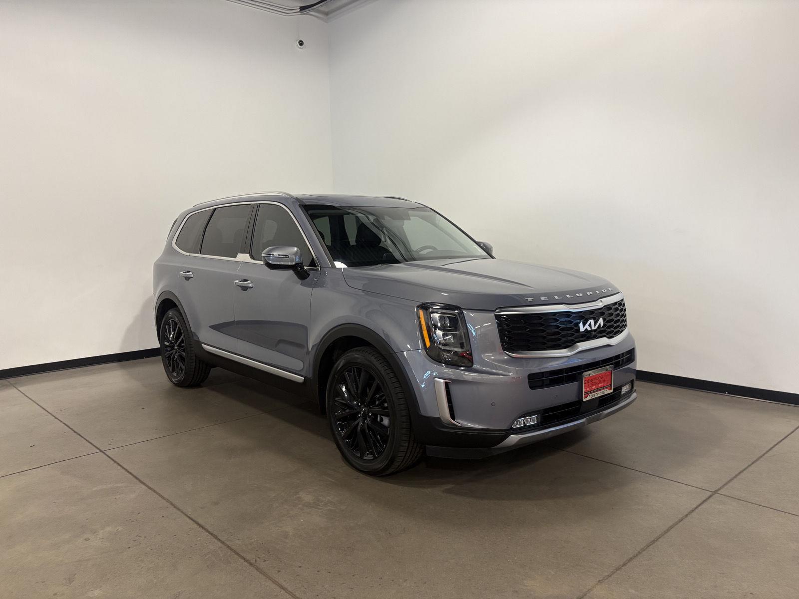 Gray (Gravity Grey) 2022 Kia Telluride SUV / Crossover Front-Wheel Drive Automatic