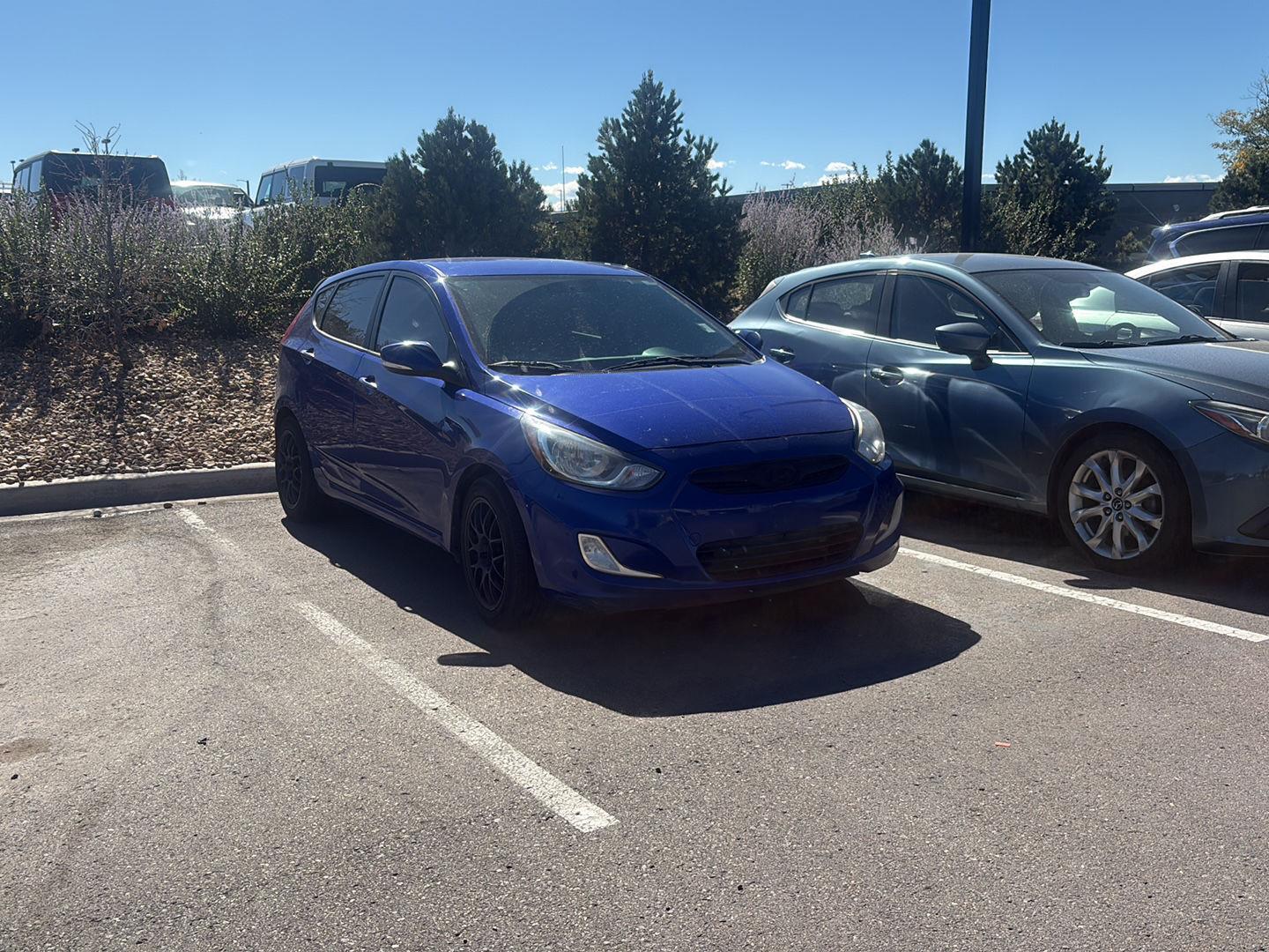 Marathon Blue Pearl 2013 Hyundai Accent Hatchback Front-Wheel Drive Automatic