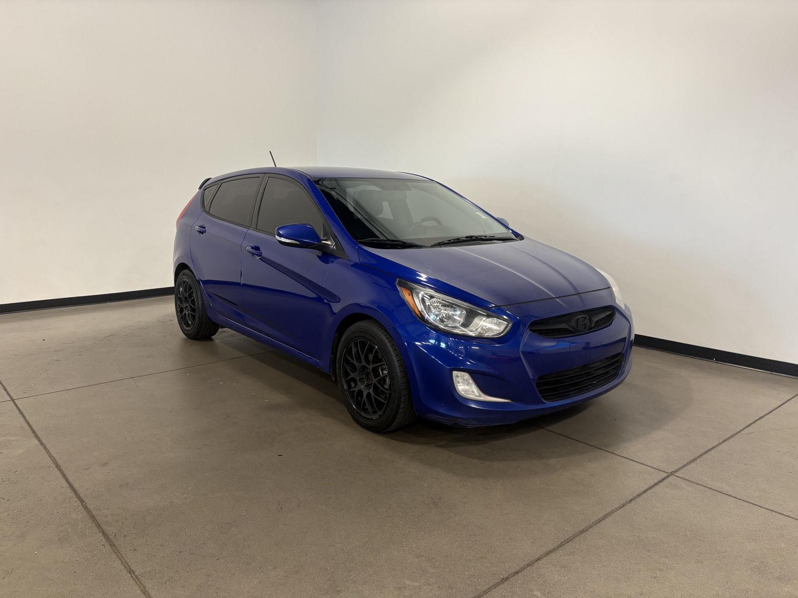 Marathon Blue Pearl 2013 Hyundai Accent Hatchback Front-Wheel Drive Automatic