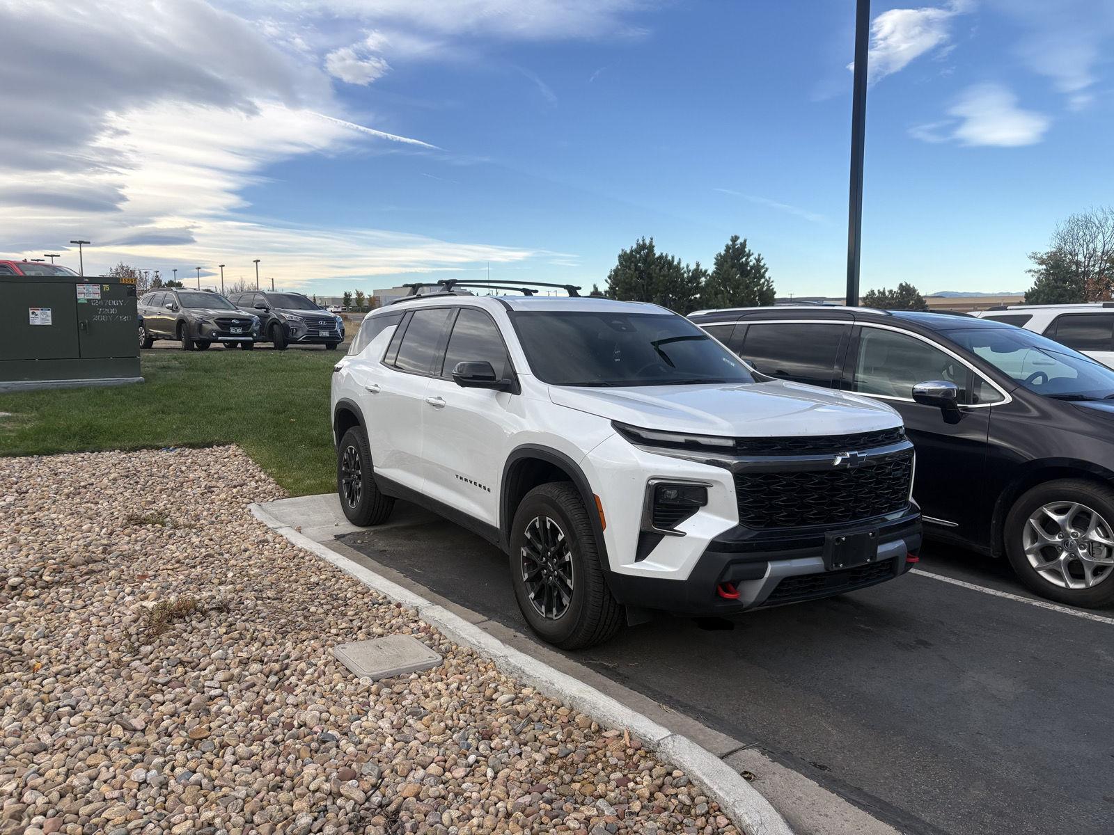 White 2025 Chevrolet Traverse SUV / Crossover Four-Wheel Drive 