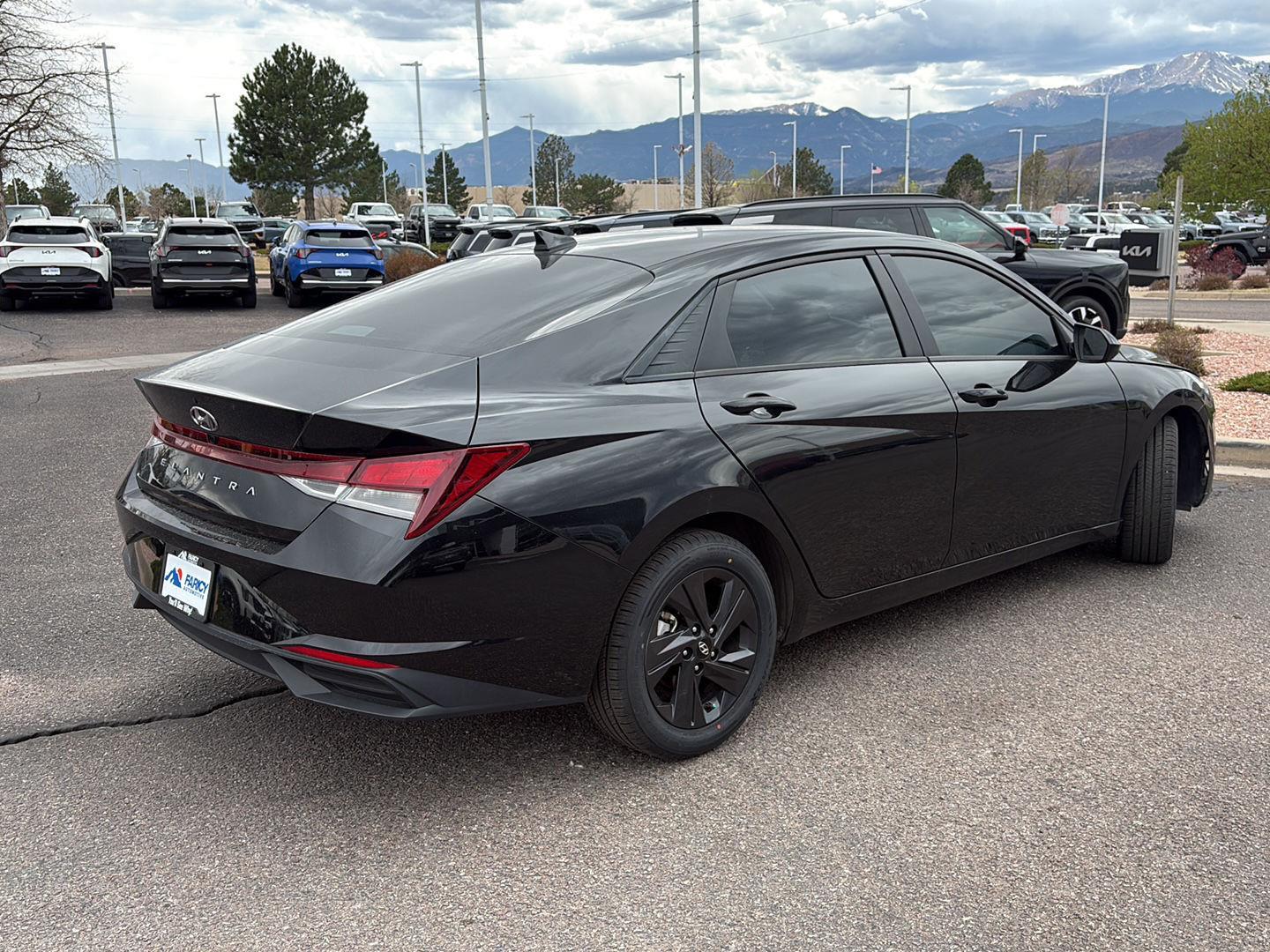View vehicle photo 6