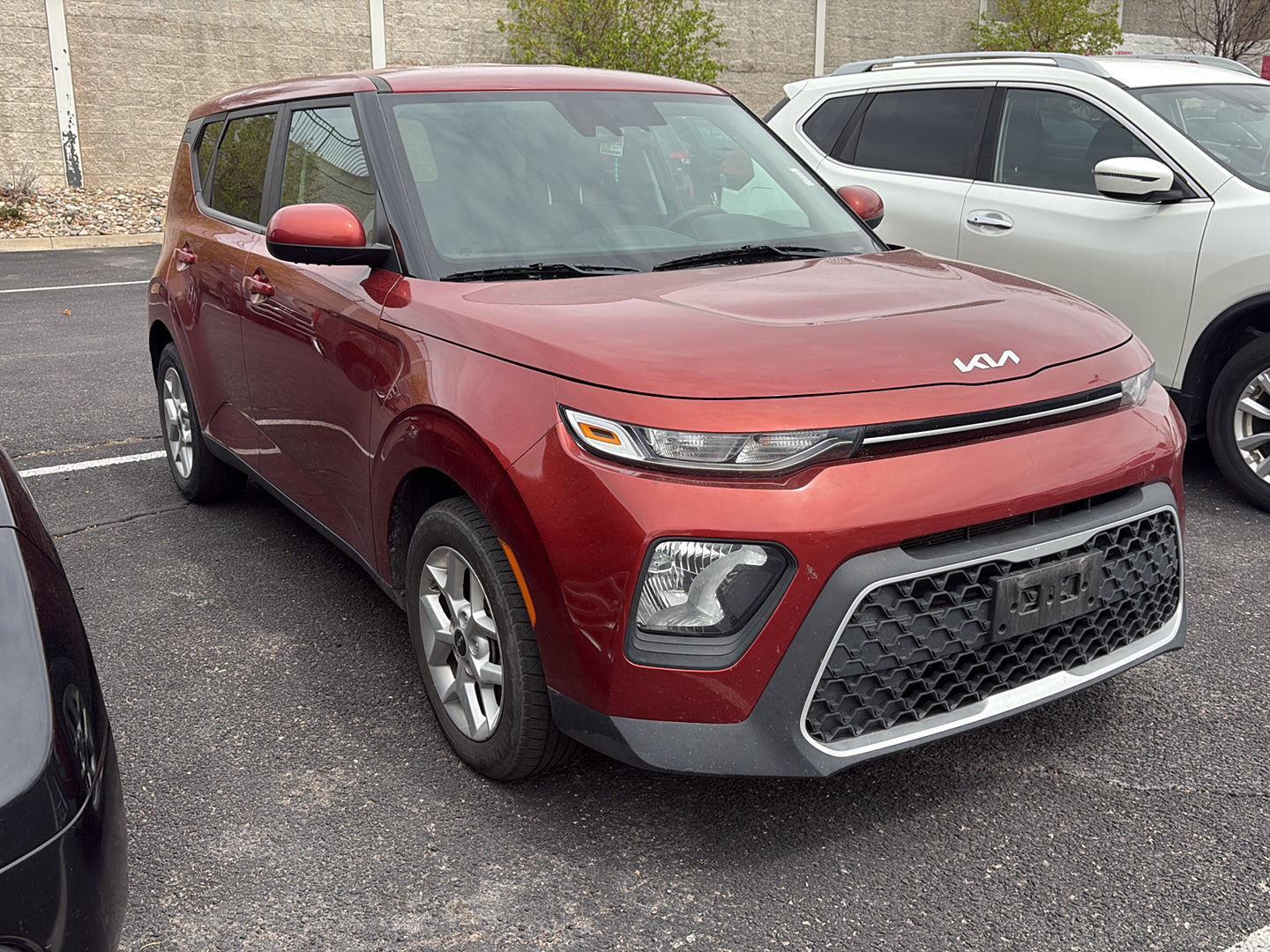 Mars Orange 2022 Kia Soul LX FWD SUV / Crossover Front-Wheel Drive Continuously Variable Transmission