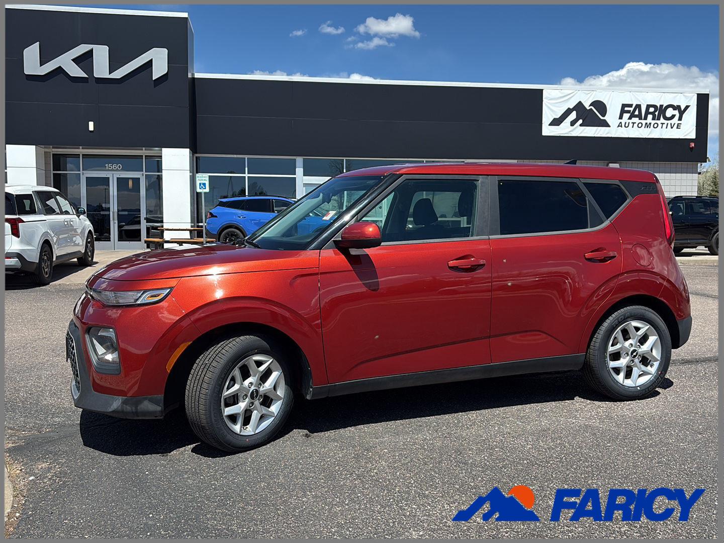 Mars Orange 2022 Kia Soul LX FWD SUV / Crossover Front-Wheel Drive Continuously Variable Transmission