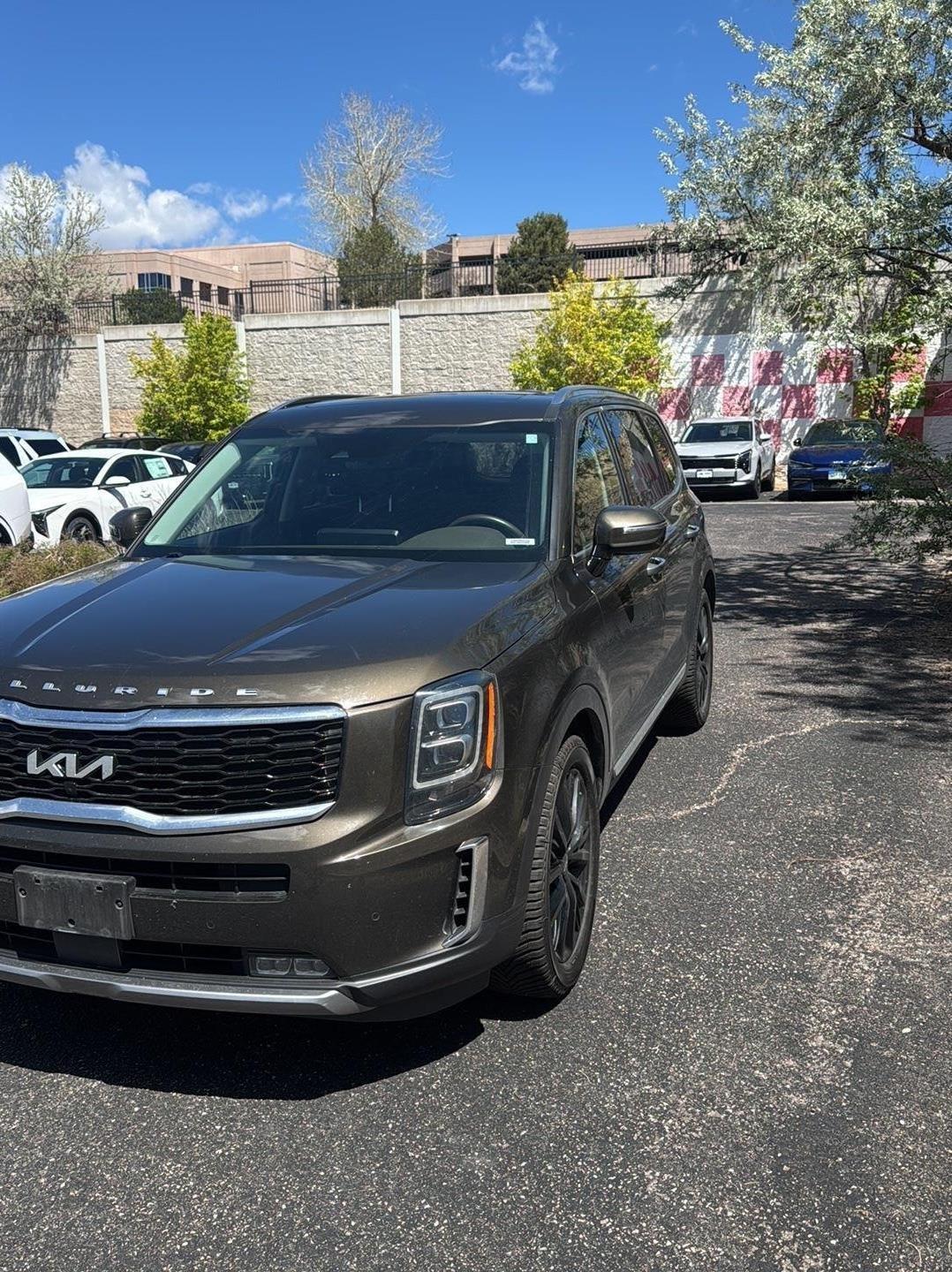 View vehicle photo 2