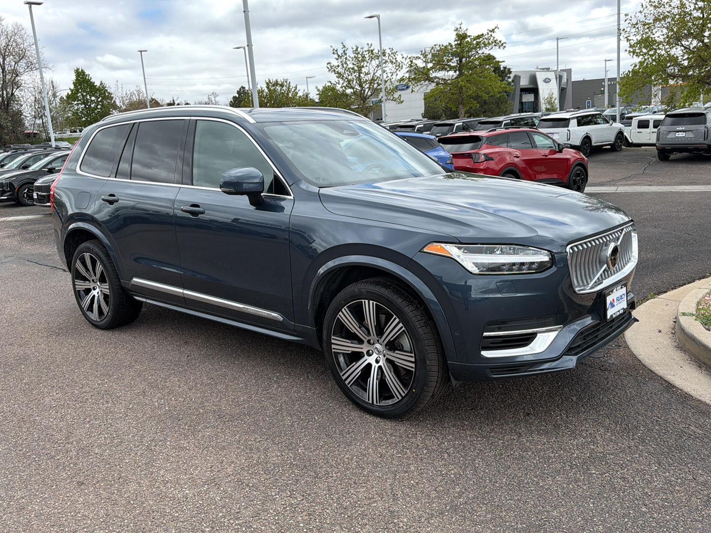 View vehicle photo 3