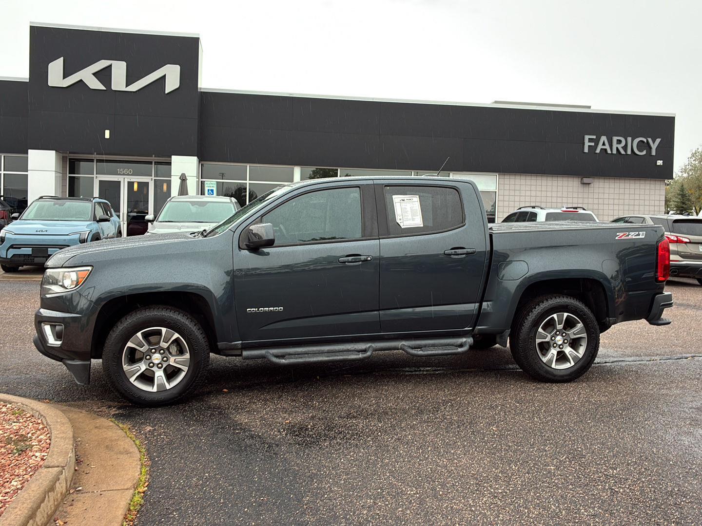 Gray (Graphite Metallic) 2018 Chevrolet Colorado Pickup Truck Four-Wheel Drive 8-Speed Automatic