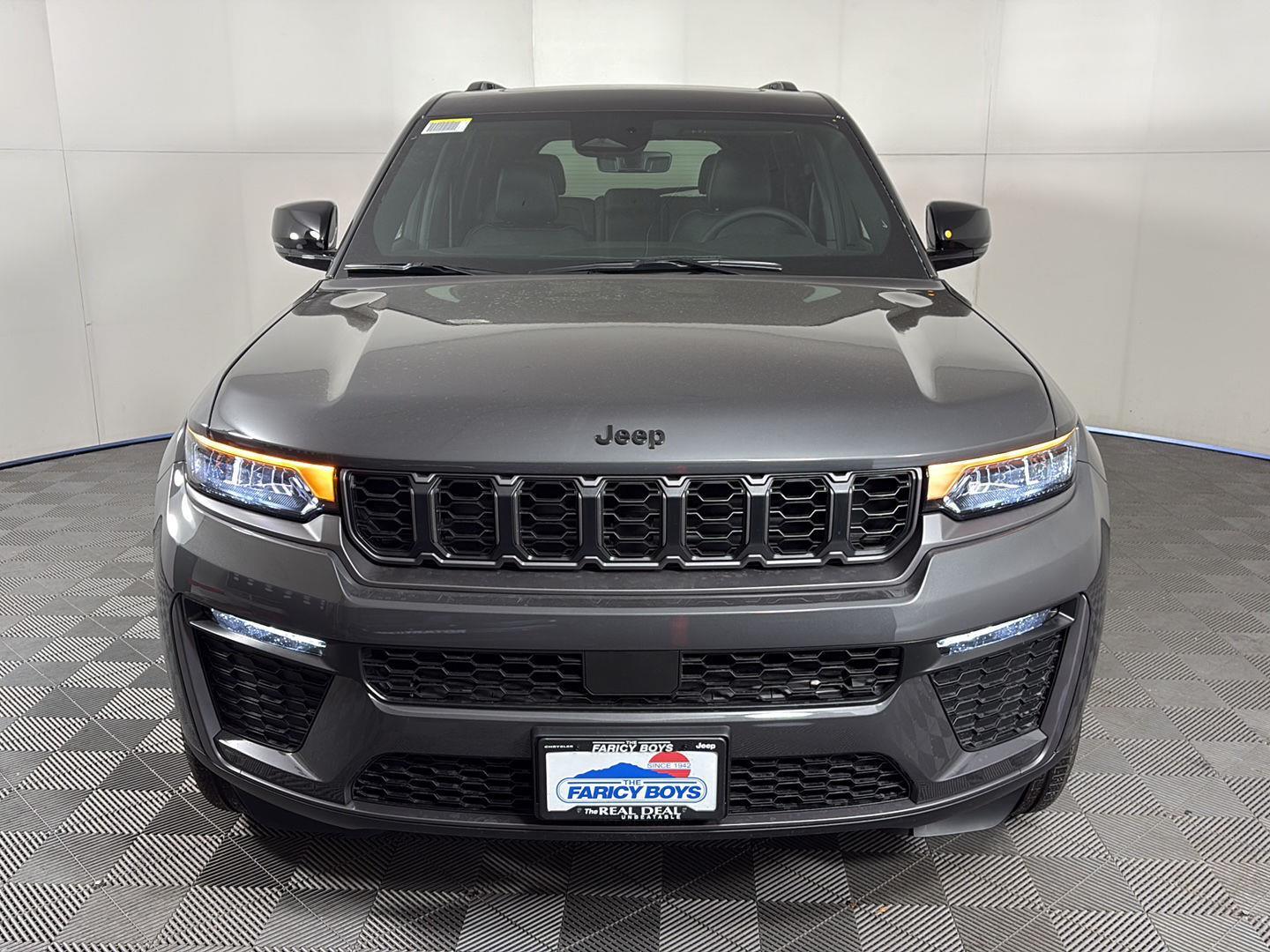 View vehicle photo 3