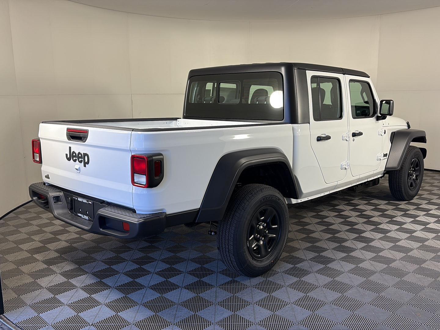 View vehicle photo 4