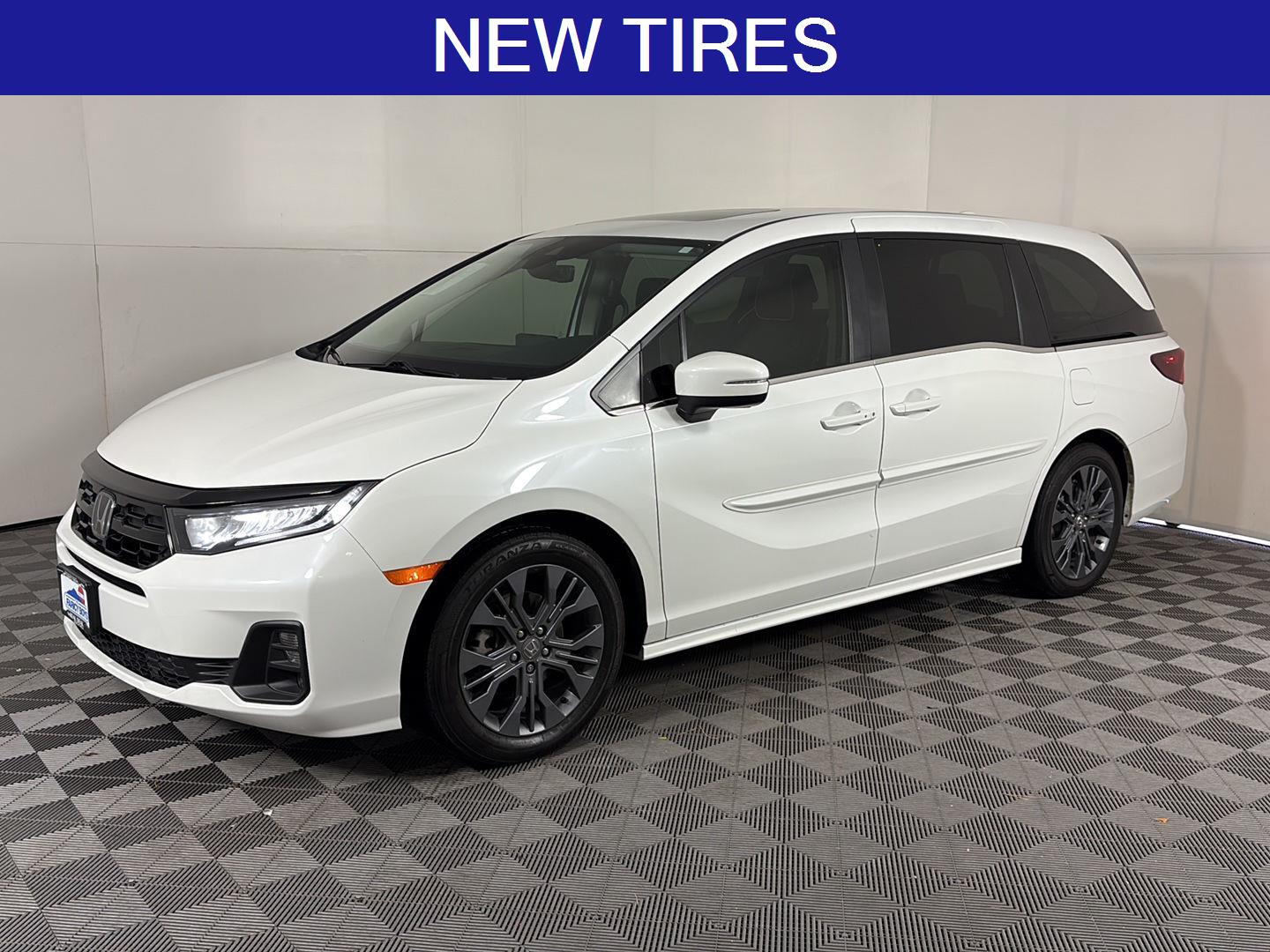 2025 Honda Odyssey Touring FWD