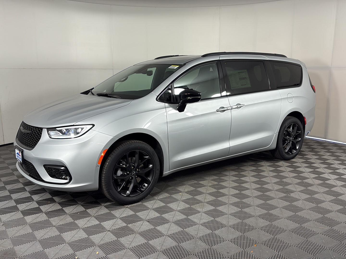 2026 Chrysler Pacifica Limited AWD