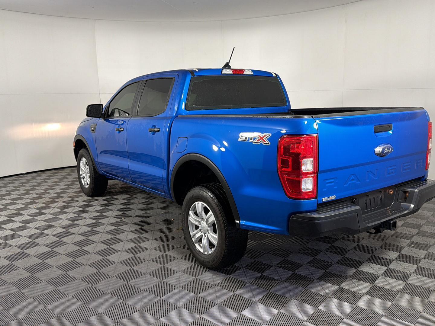 View vehicle photo 3