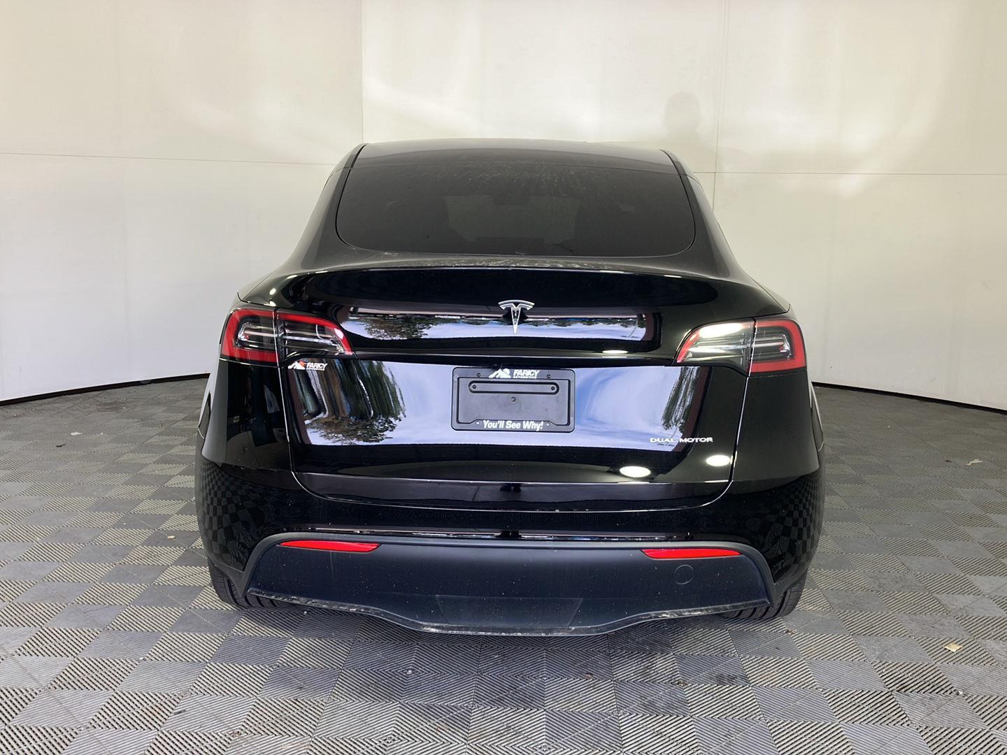 View vehicle photo 4