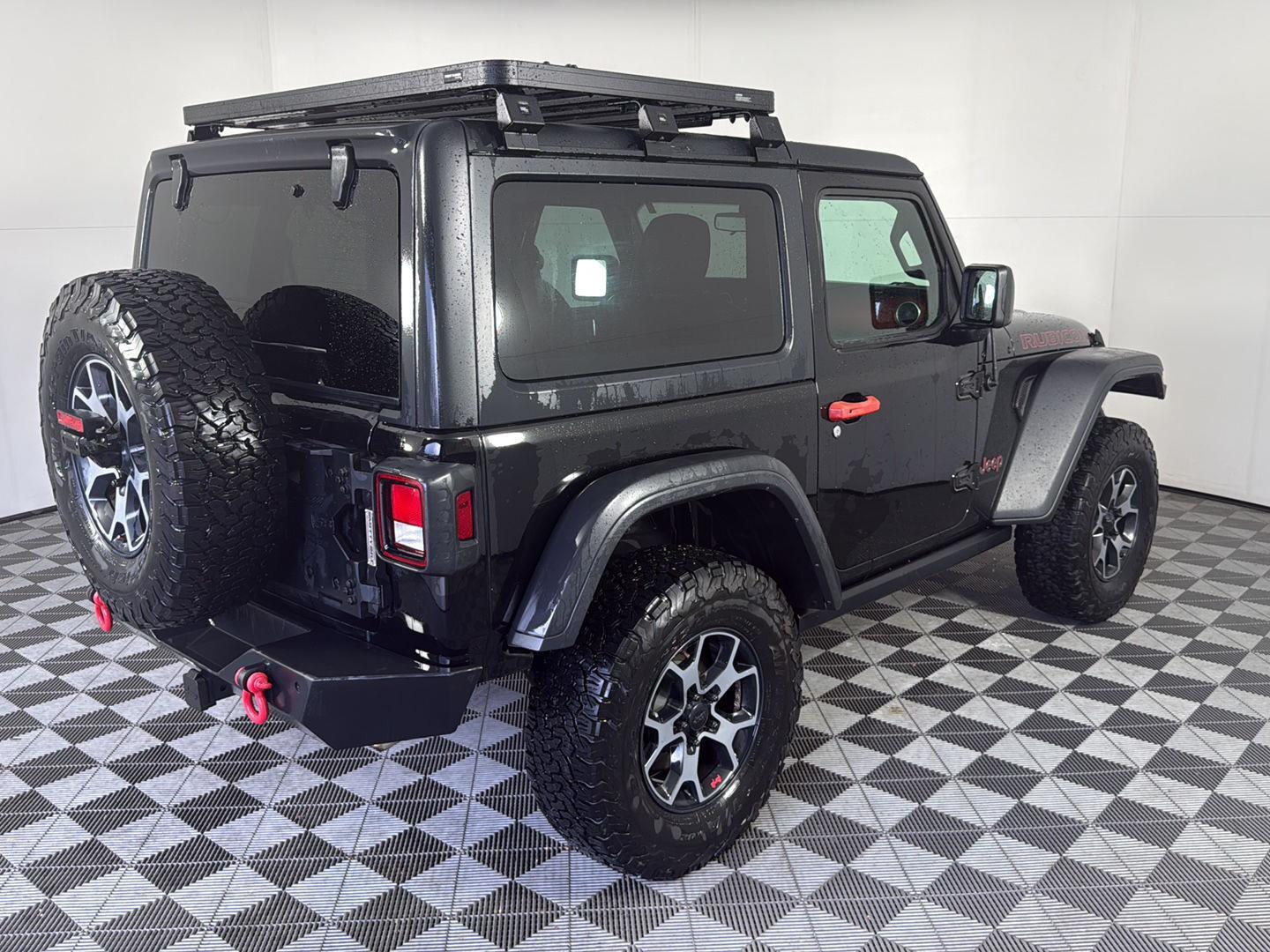 View vehicle photo 4