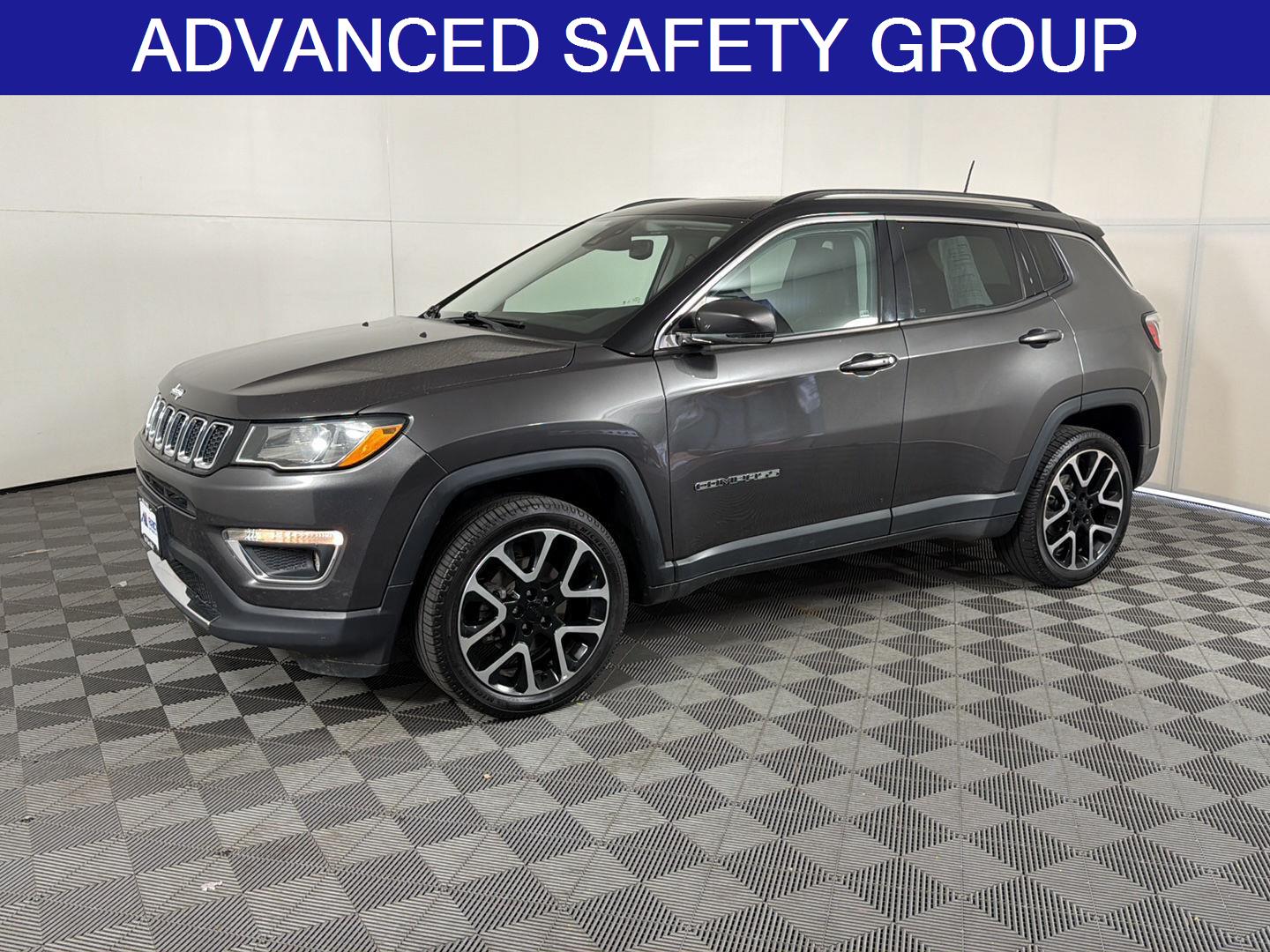 Gray (Granite Crystal Metallic Clearcoat) 2019 Jeep Compass Limited 4WD SUV / Crossover Four-Wheel Drive 9-Speed Automatic