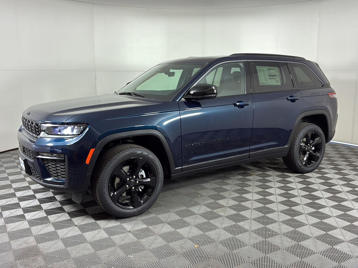 Fathom Blue Pearlcoat 2027 Jeep Grand Cherokee SUV / Crossover Four-Wheel Drive 8-Speed Automatic