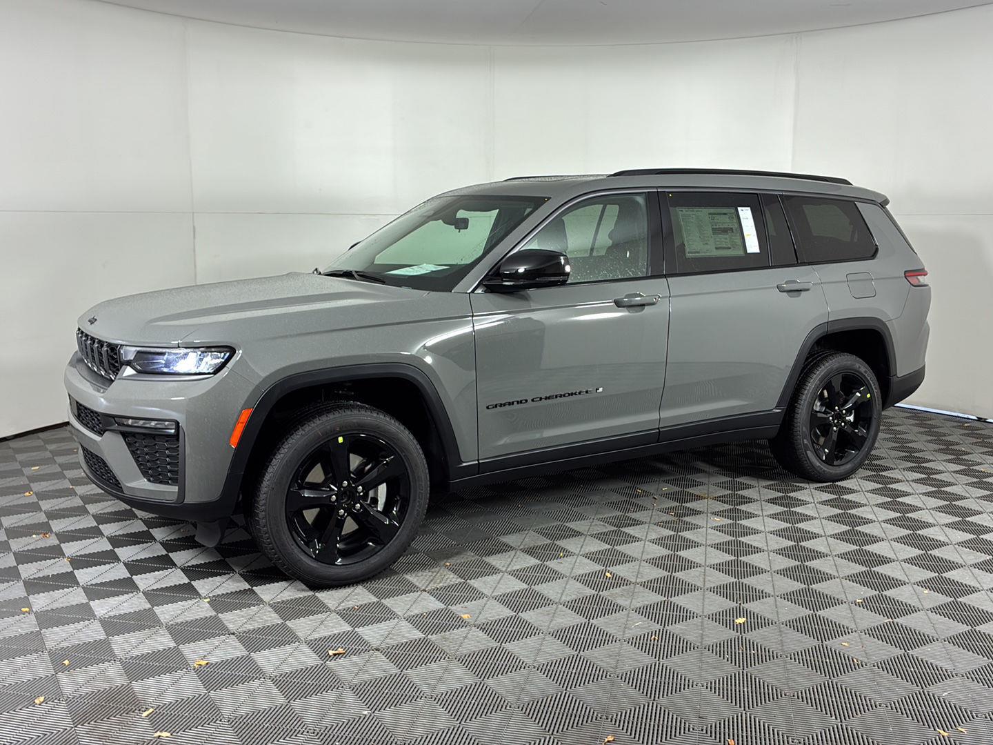 Sting-Gray Clearcoat 2027 Jeep Grand Cherokee L SUV / Crossover Four-Wheel Drive 8-Speed Automatic